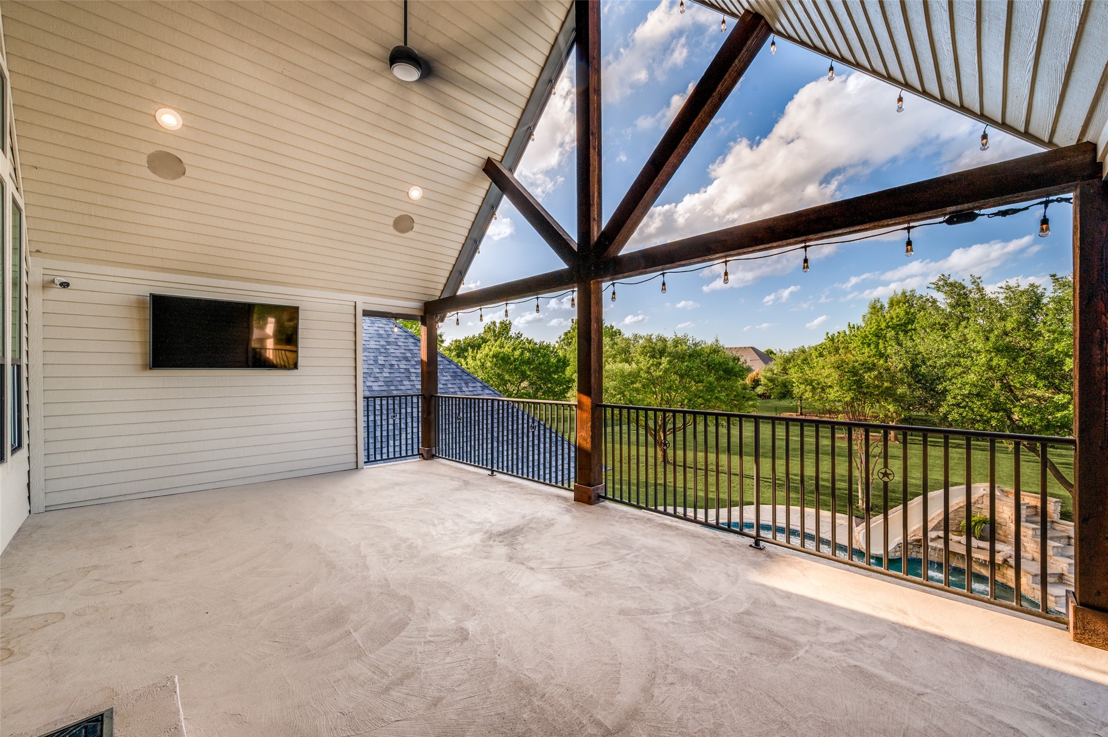 2901 LAKEVIEW Drive