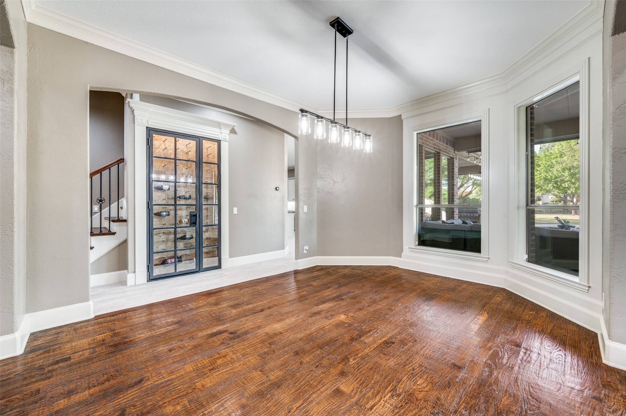 2901 LAKEVIEW Drive