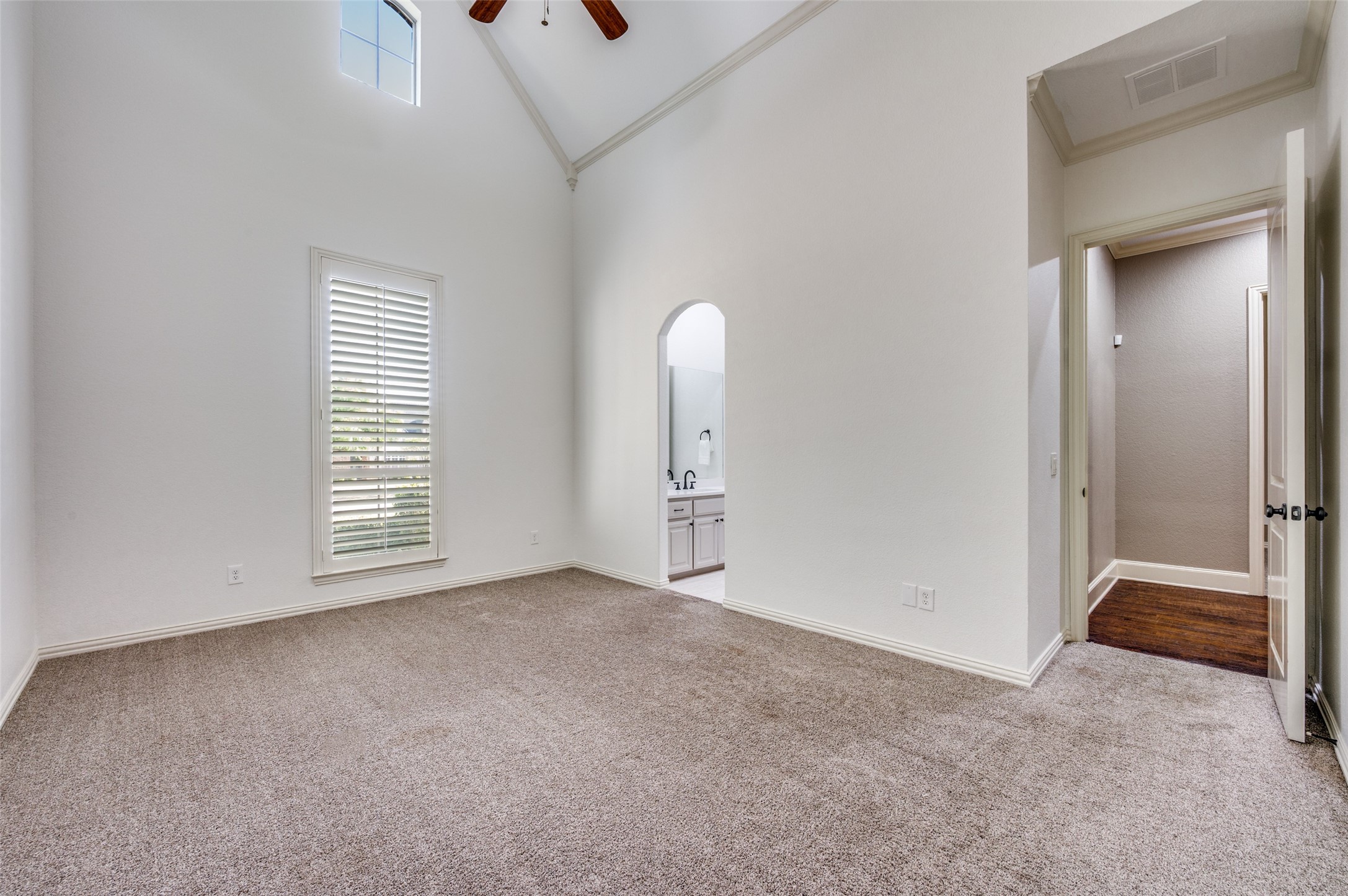 2901 LAKEVIEW Drive