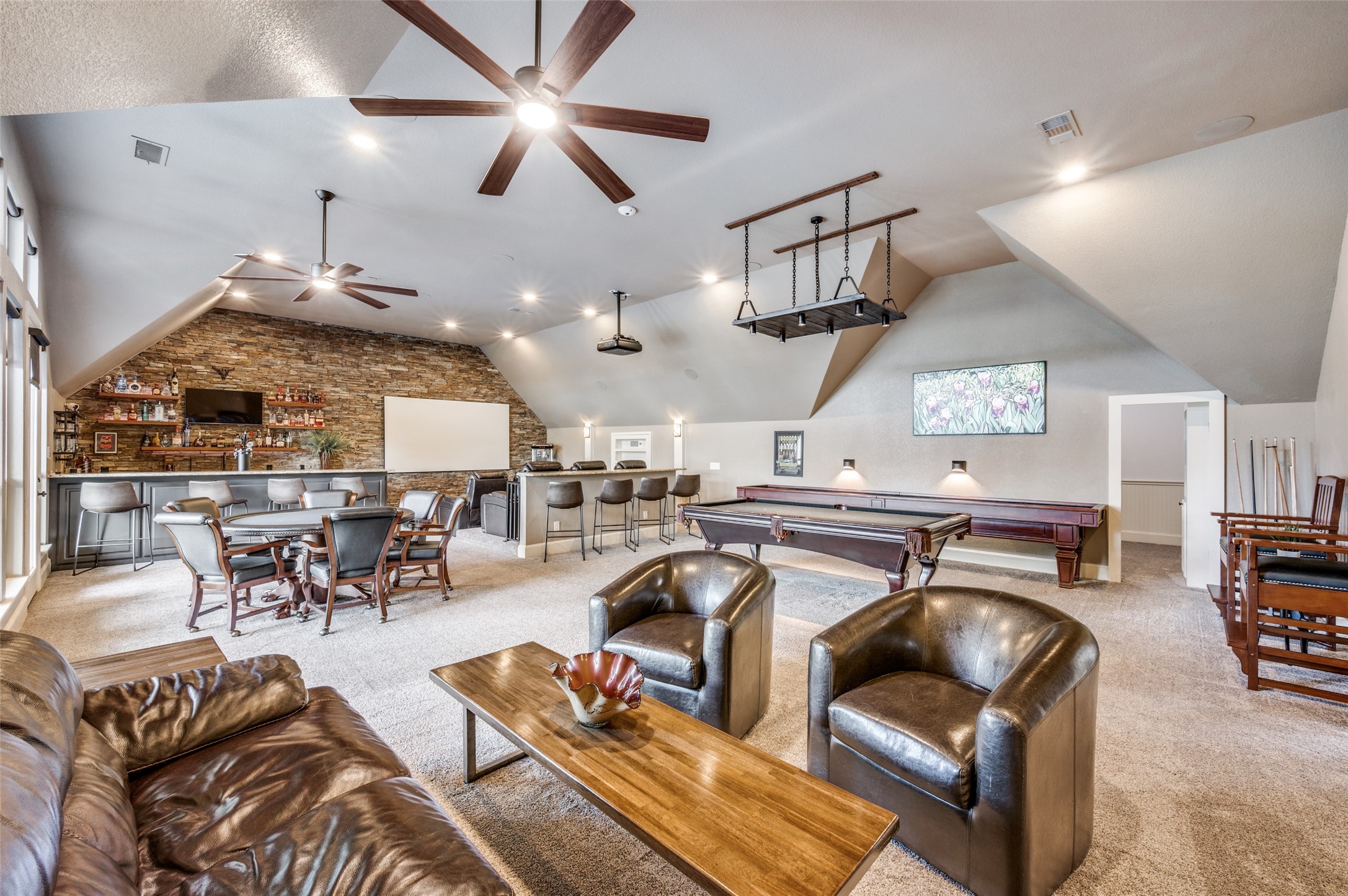 2901 LAKEVIEW Drive