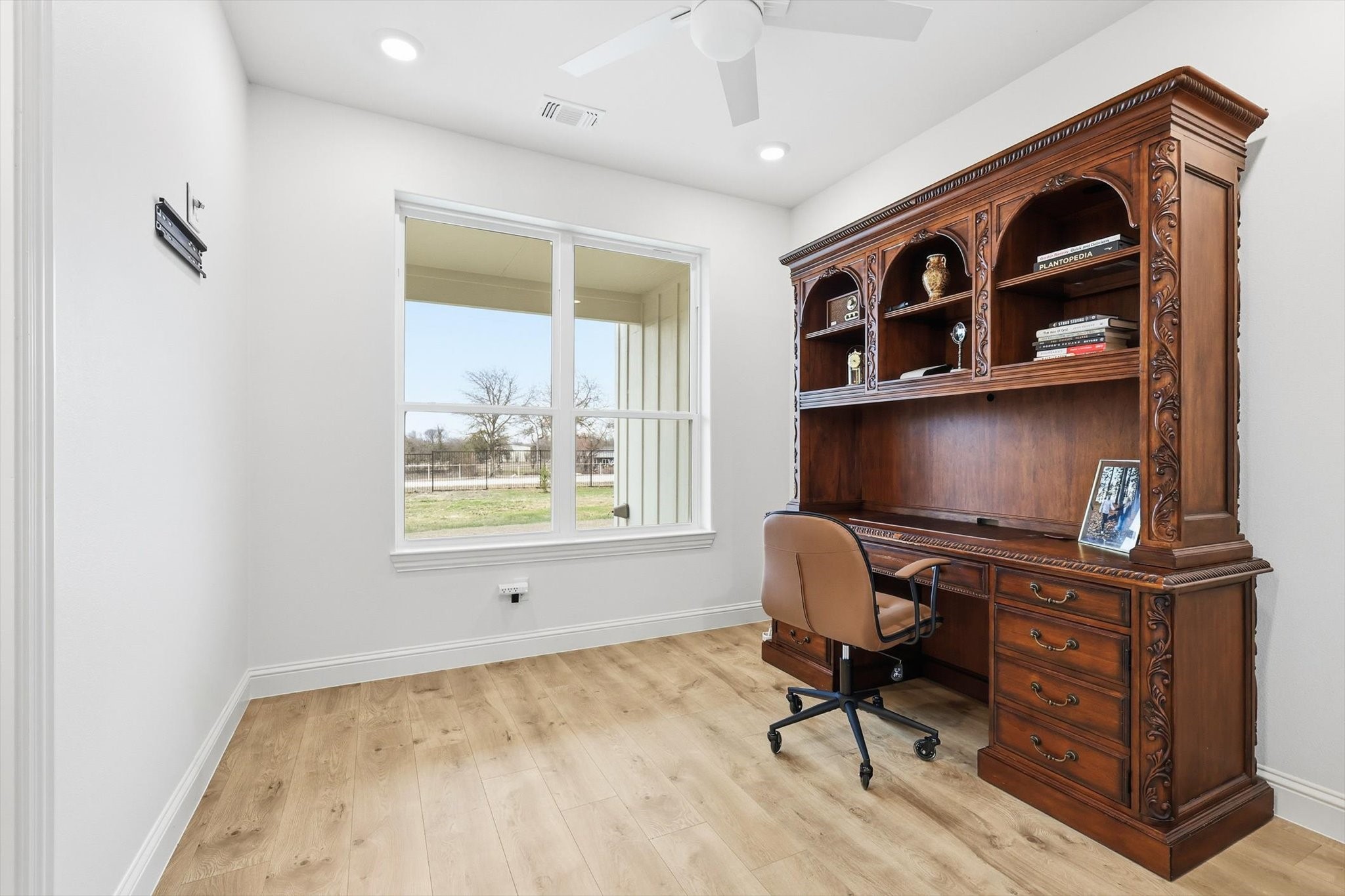 3050 Grove view Road