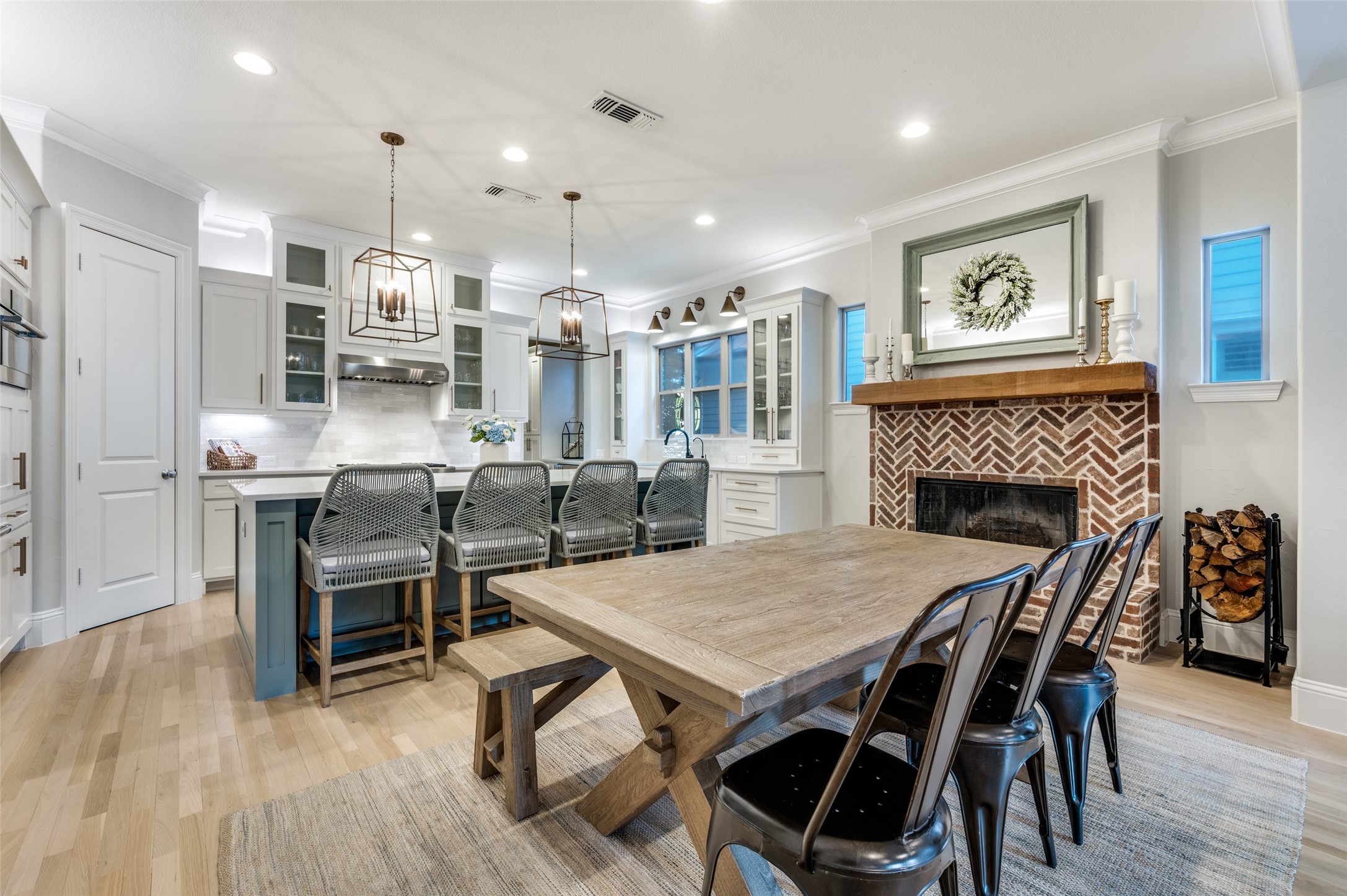 2305 STATE Boulevard