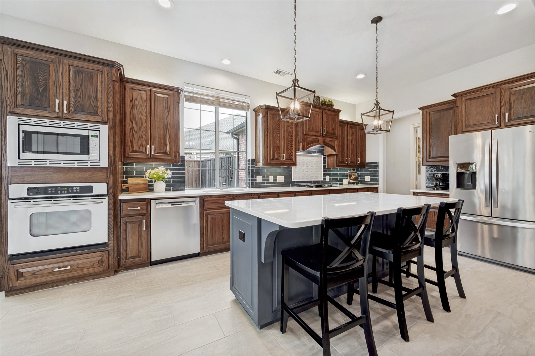 960 WILLOW RIDGE Drive