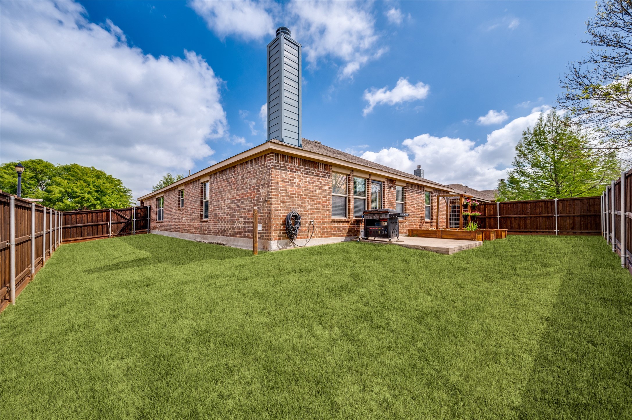 1105 KAUFMAN Road