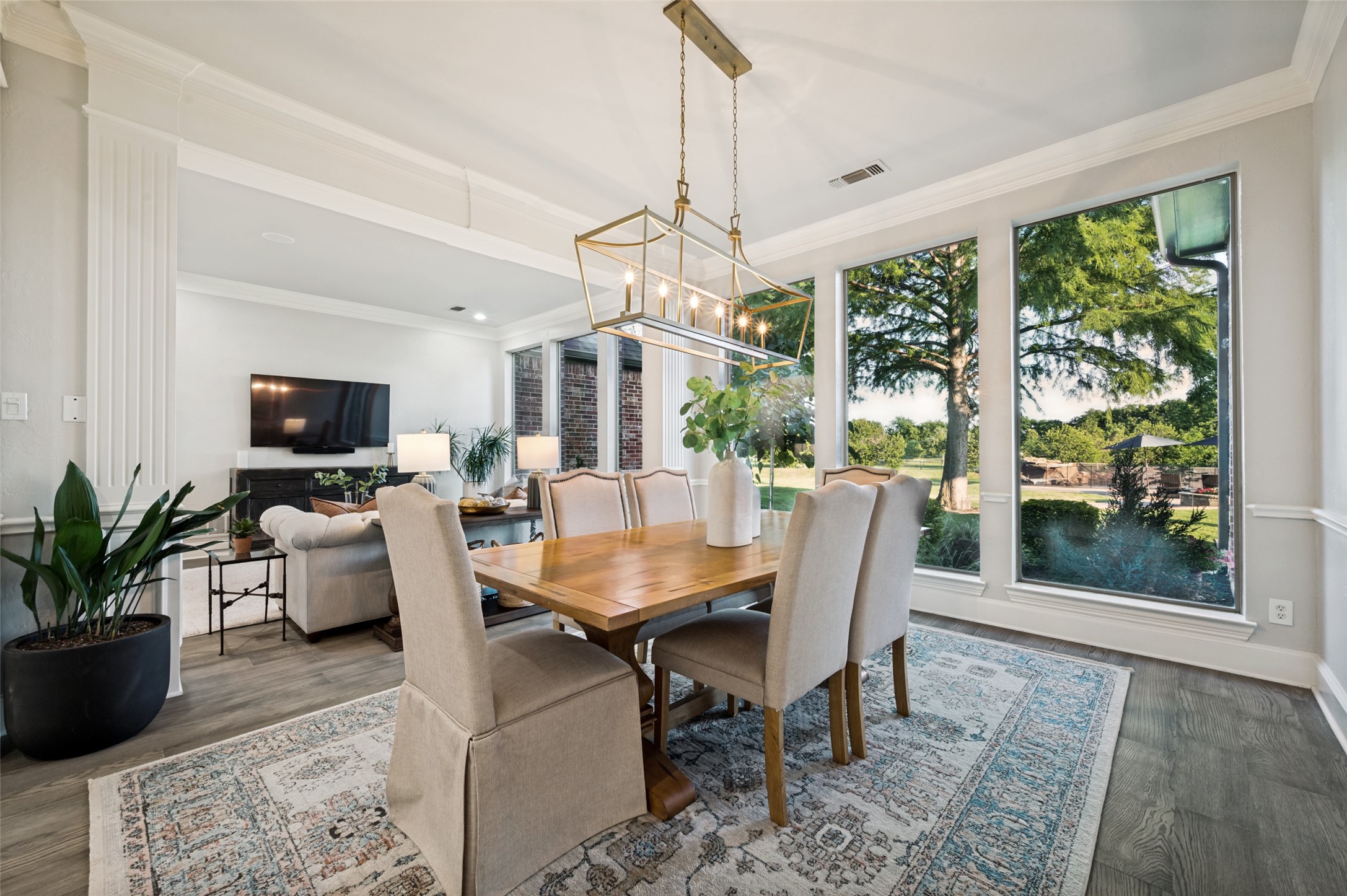 2860 CREEK VIEW Court