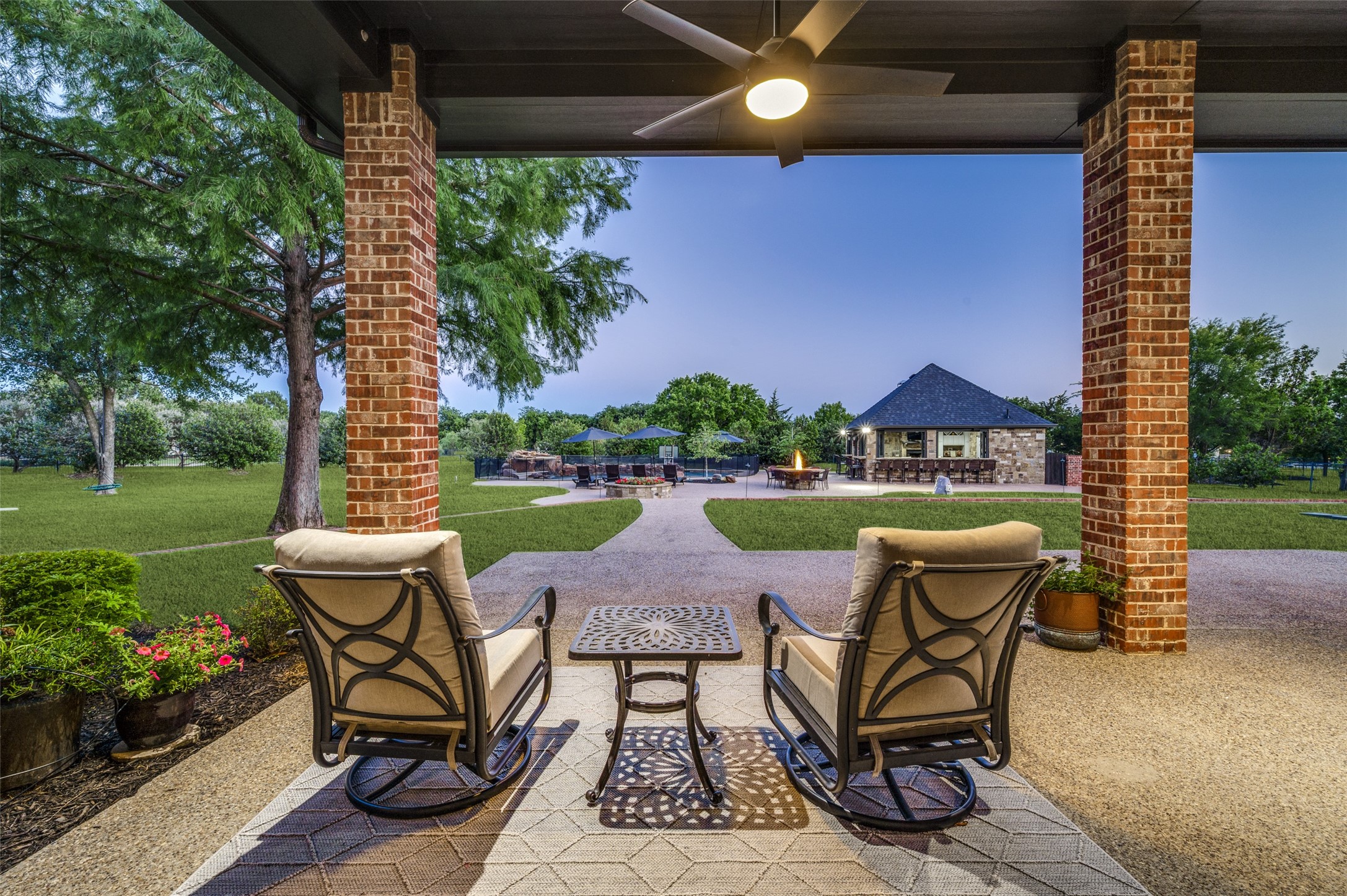 2860 CREEK VIEW Court