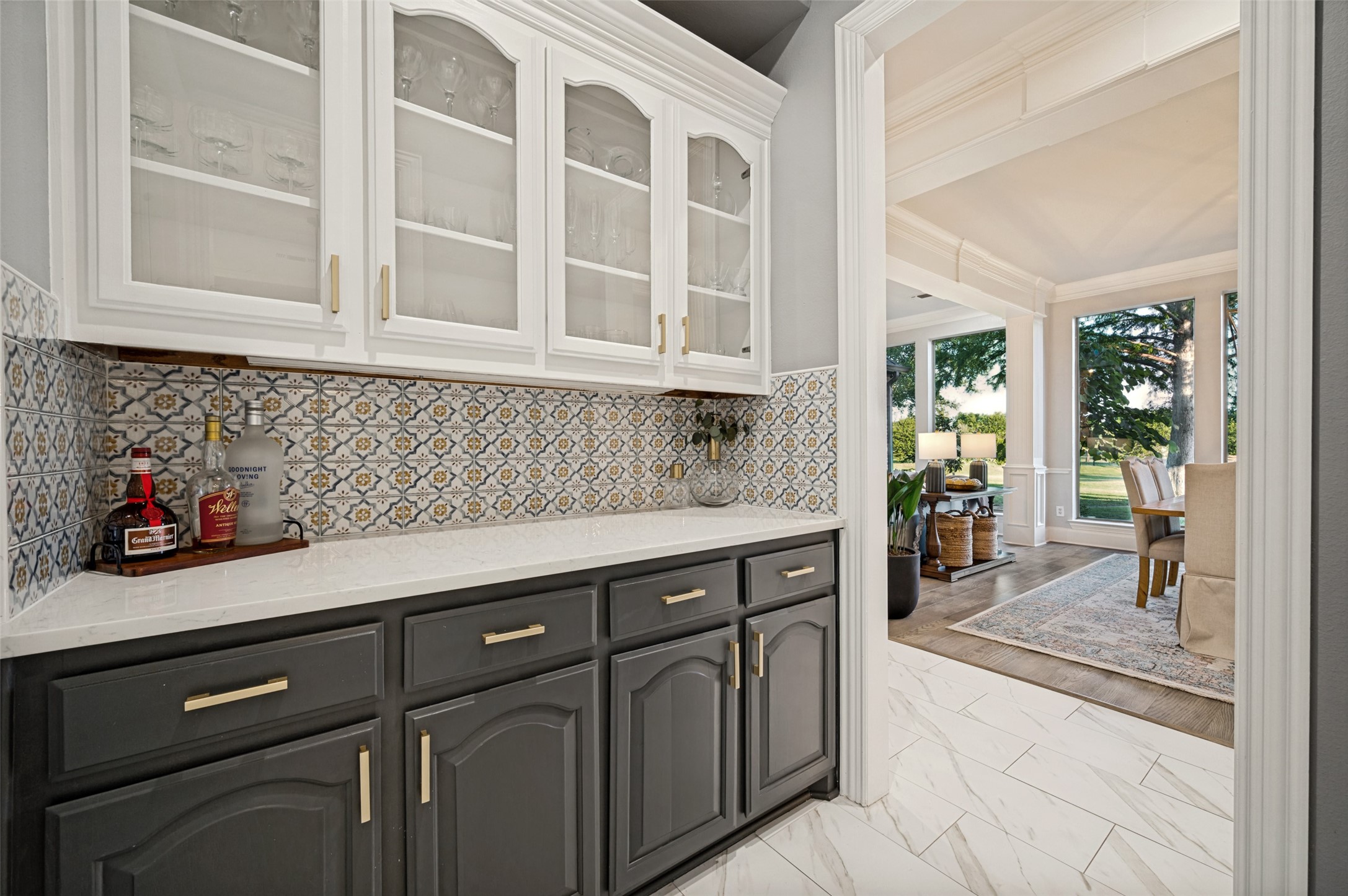 2860 CREEK VIEW Court