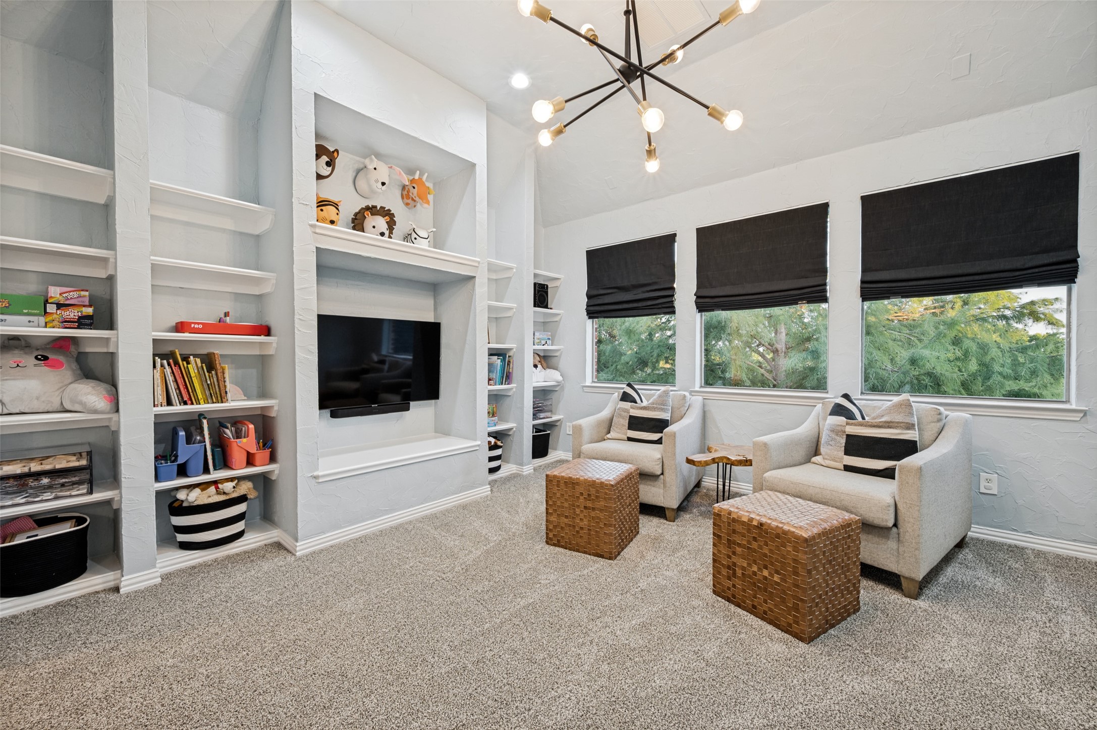 2860 CREEK VIEW Court