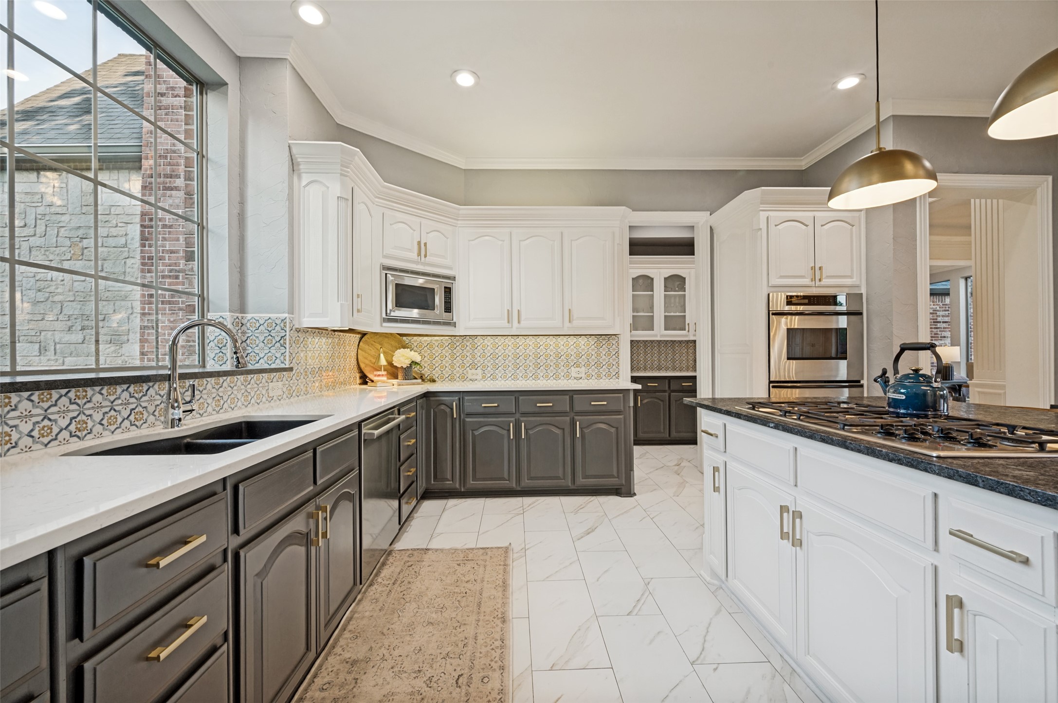 2860 CREEK VIEW Court