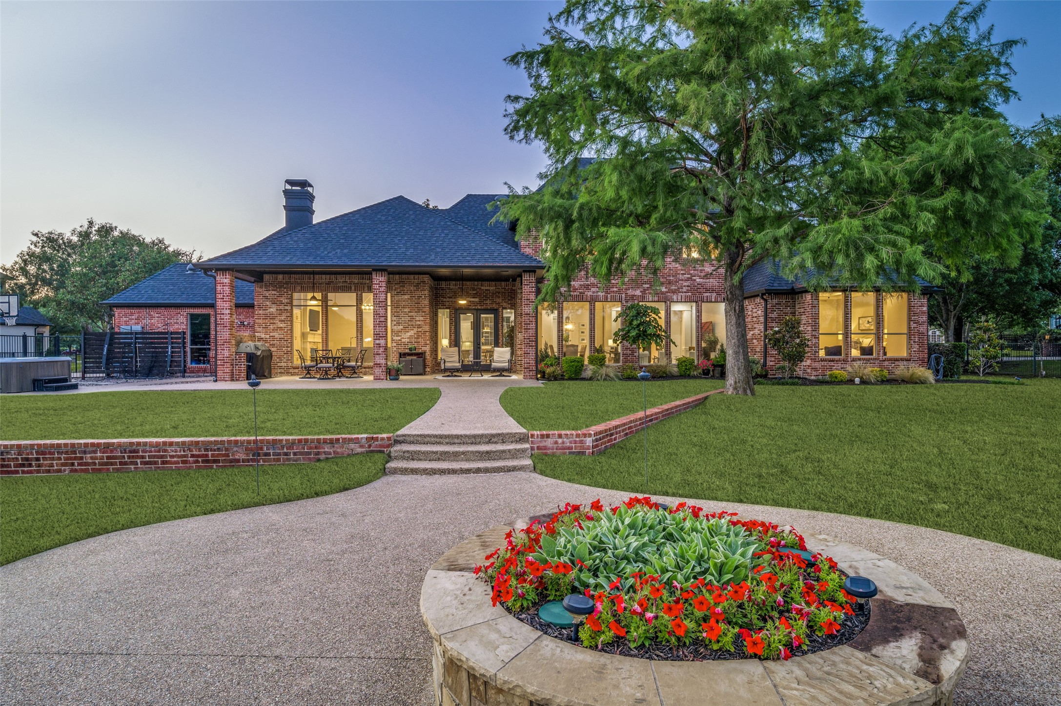 2860 CREEK VIEW Court