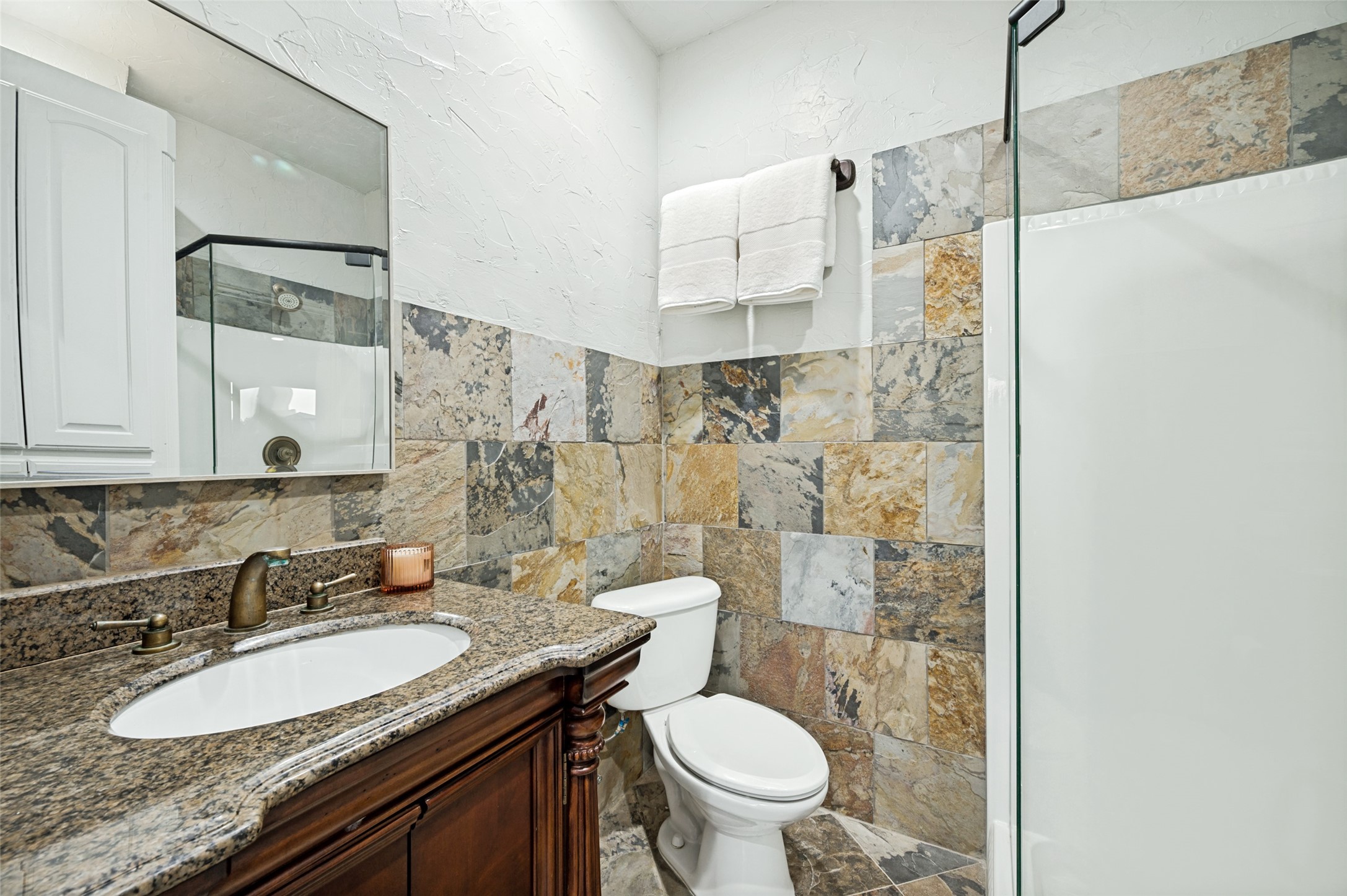 2860 CREEK VIEW Court