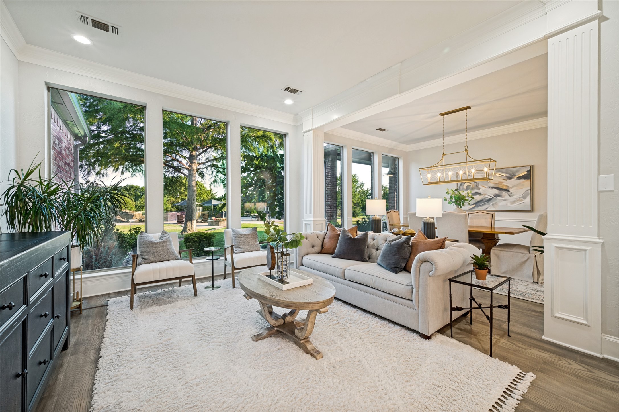 2860 CREEK VIEW Court