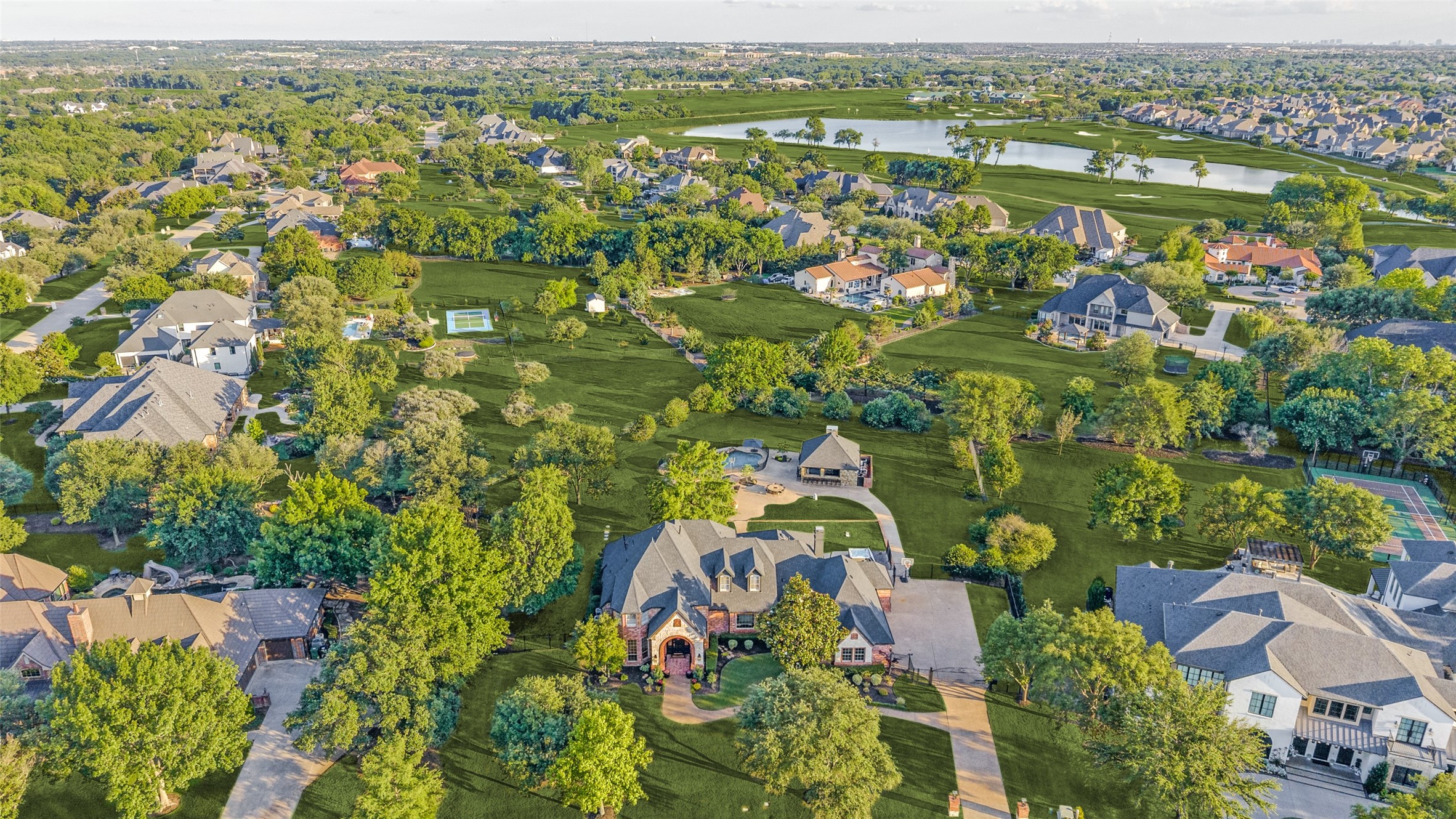 2860 CREEK VIEW Court