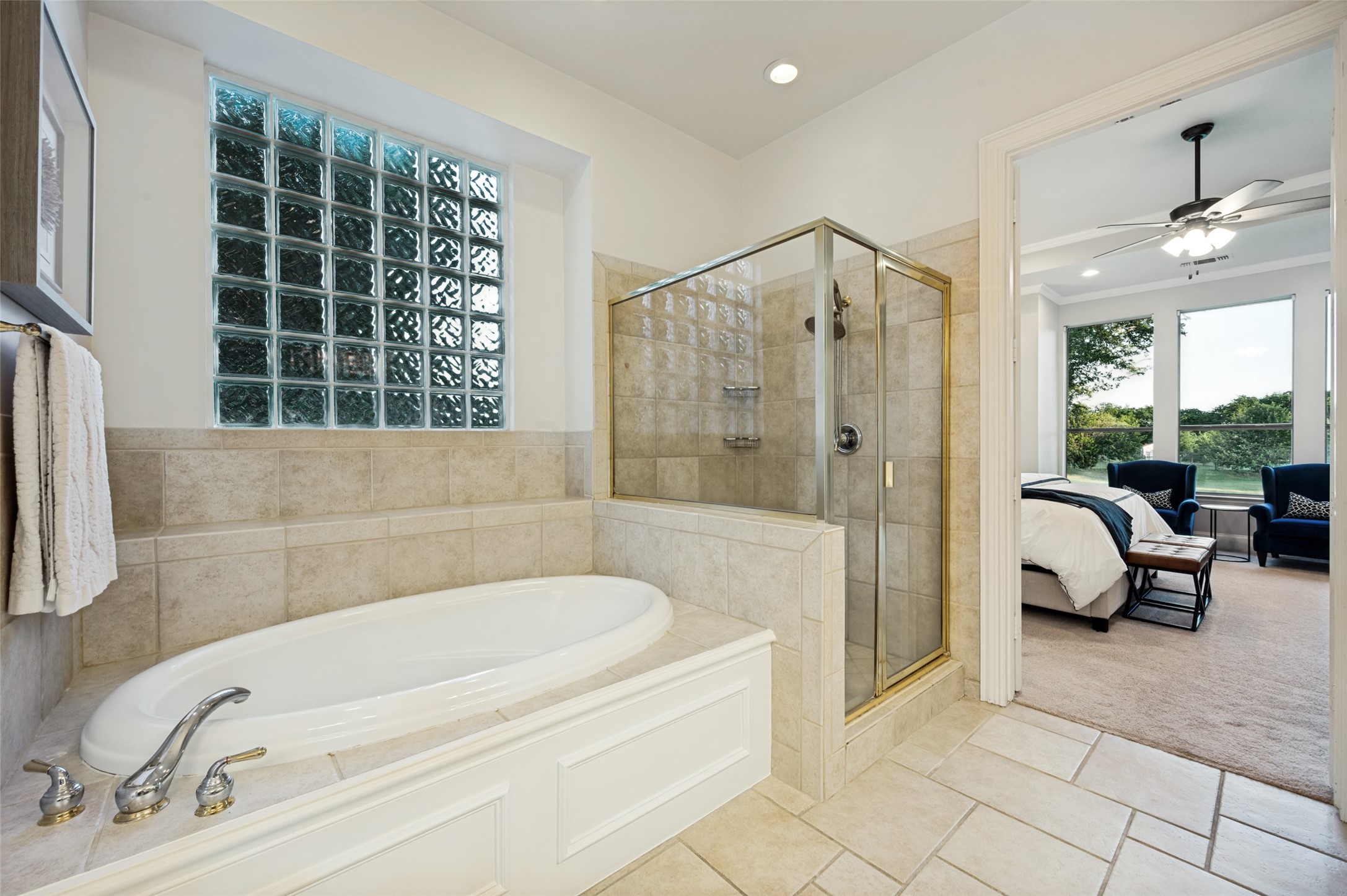 2860 CREEK VIEW Court