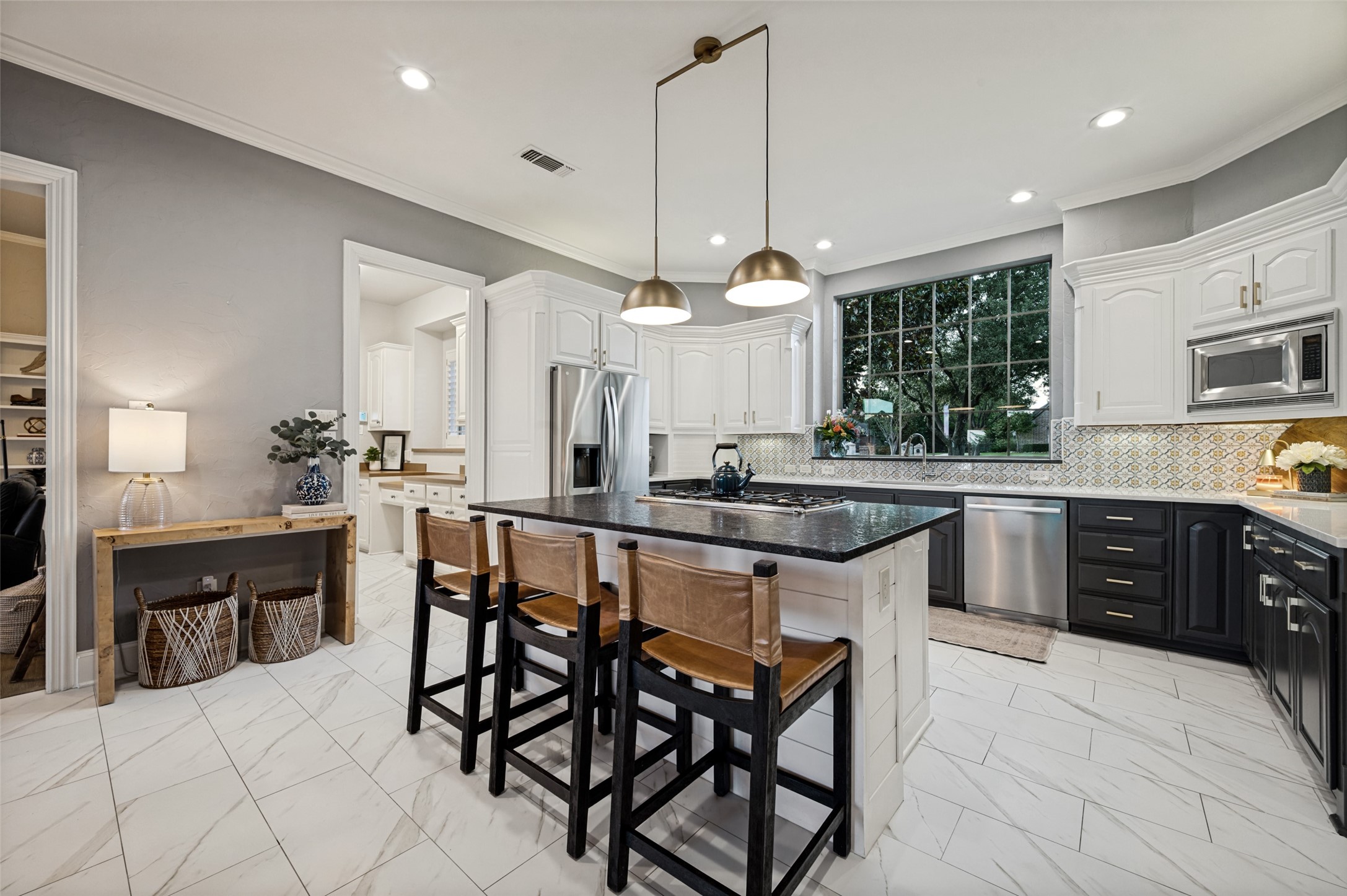 2860 CREEK VIEW Court