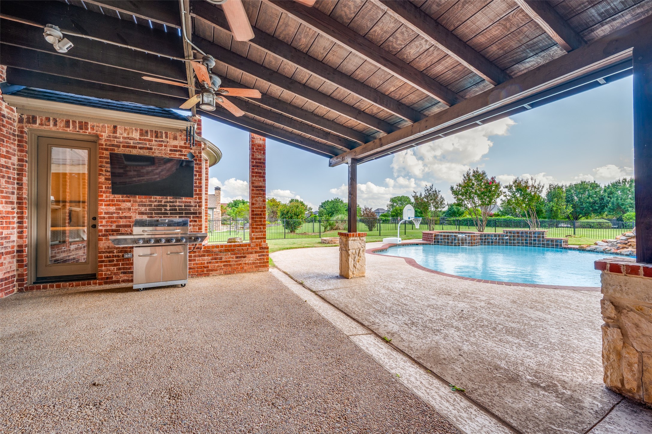1561 WINDING CREEK ROAD