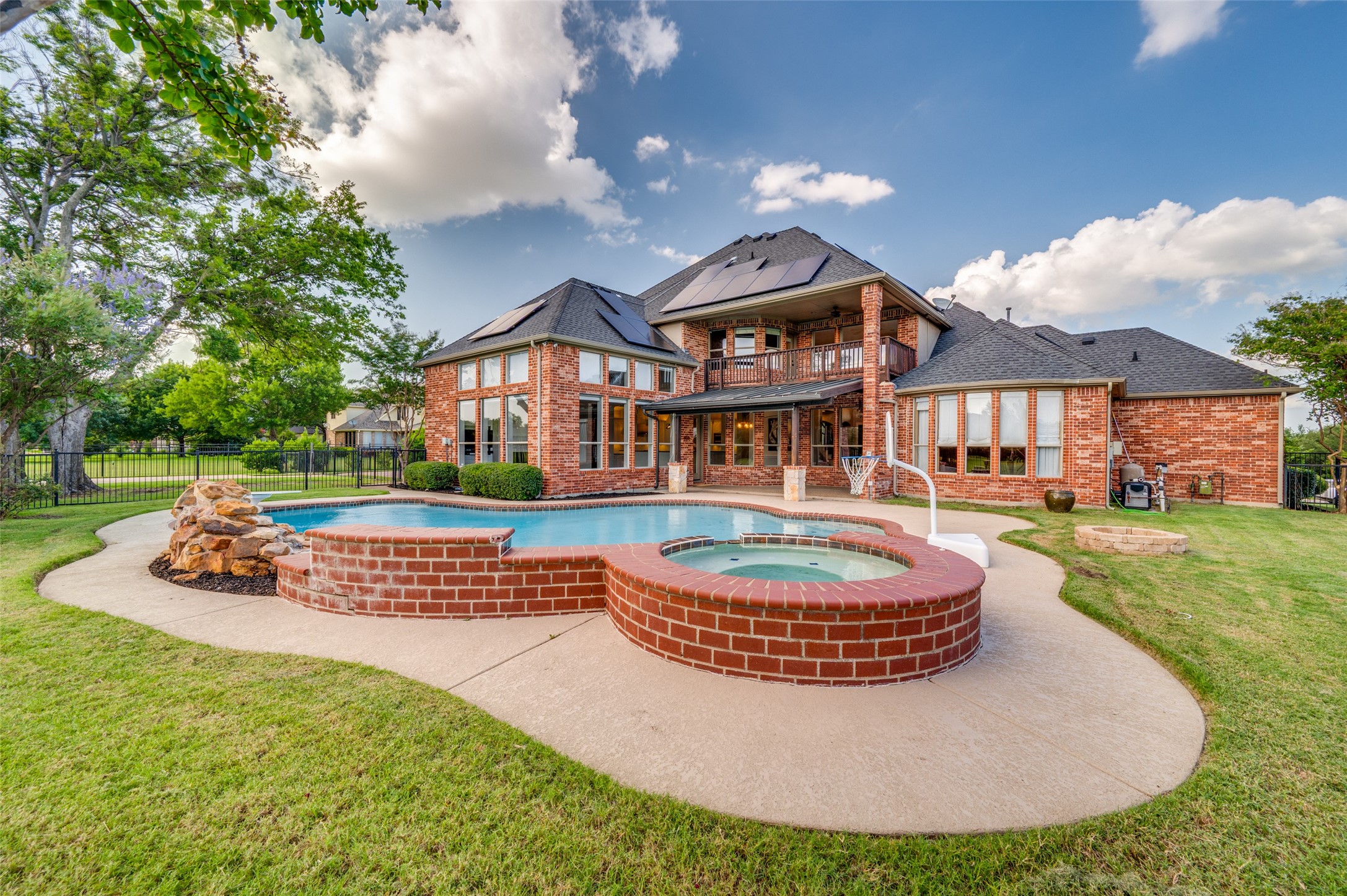1561 WINDING CREEK ROAD