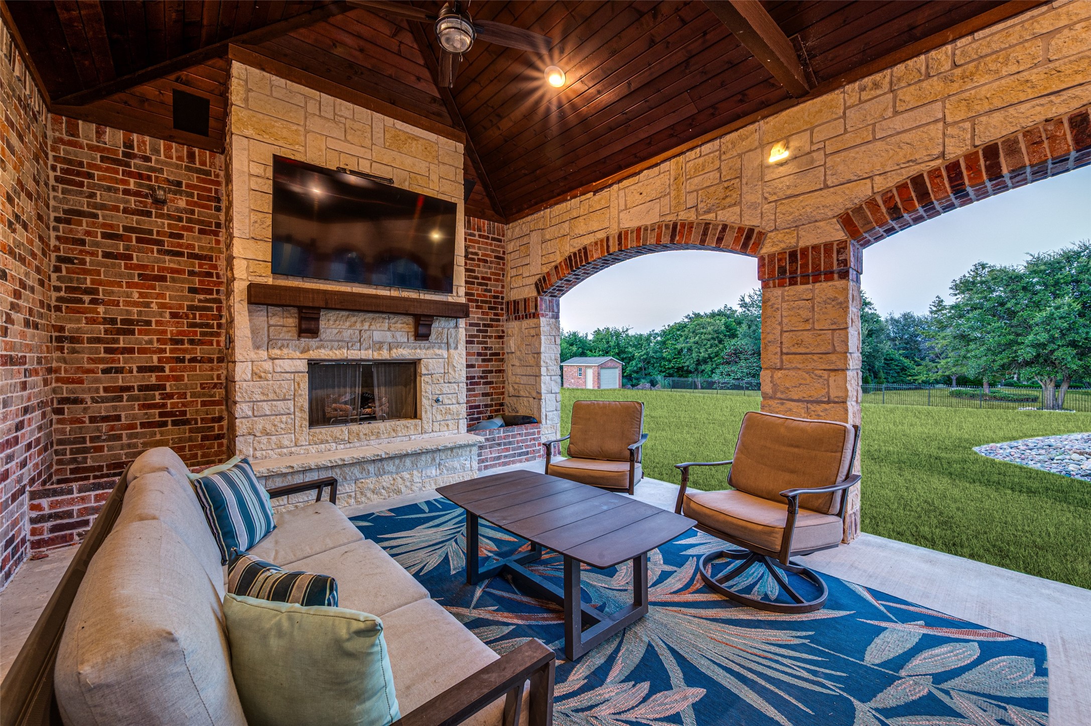 2821 WINDING CREEK Road