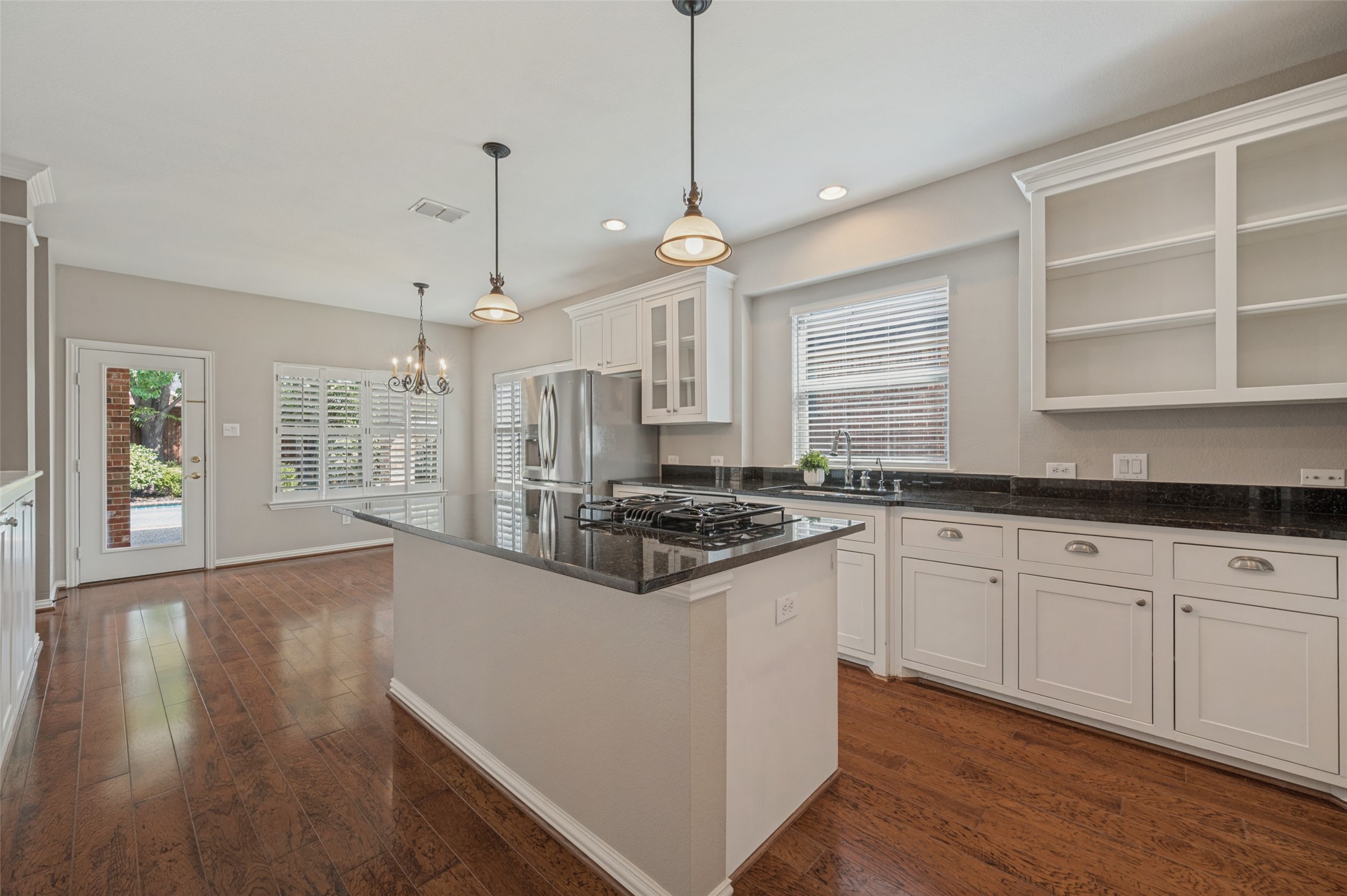 850 KINGS VIEW Drive