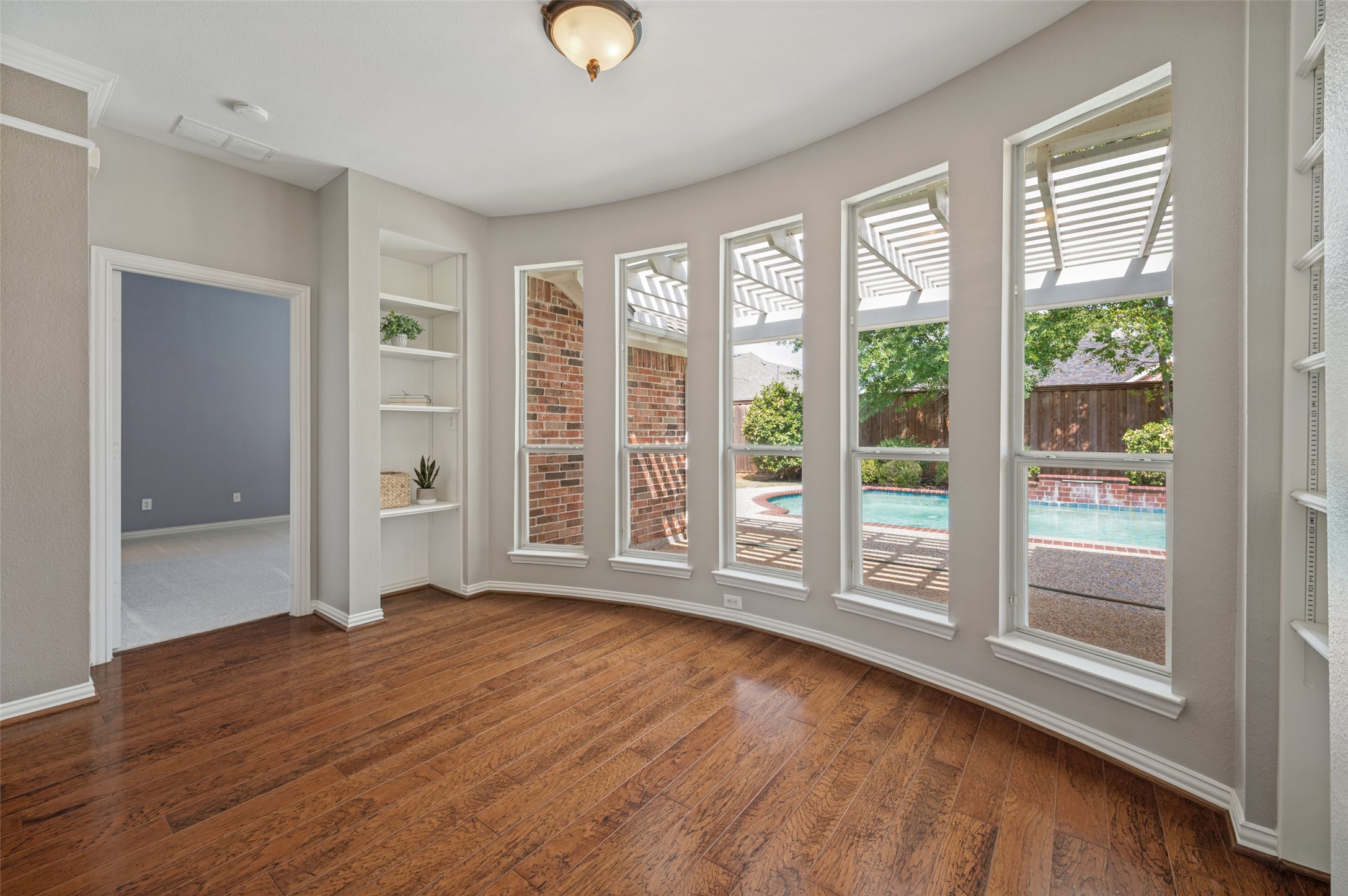 850 KINGS VIEW Drive