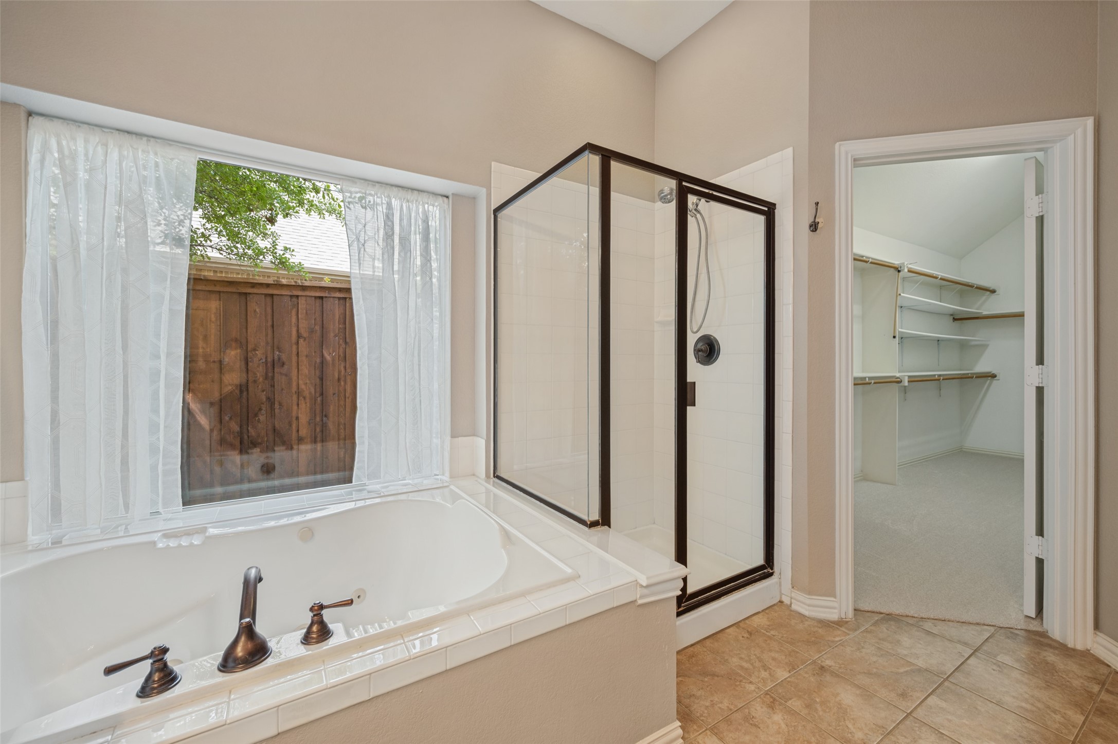 850 KINGS VIEW Drive