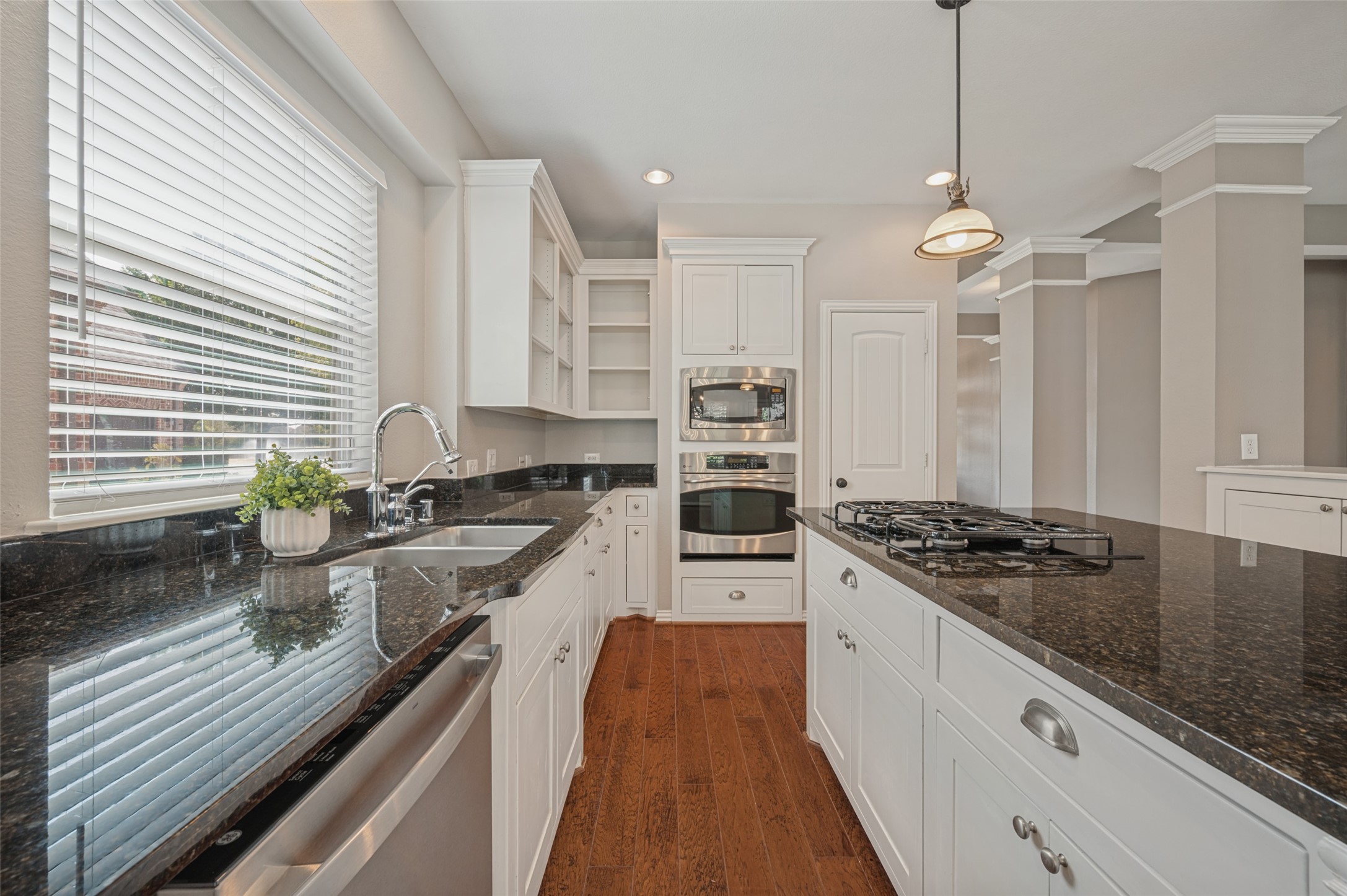 850 KINGS VIEW Drive