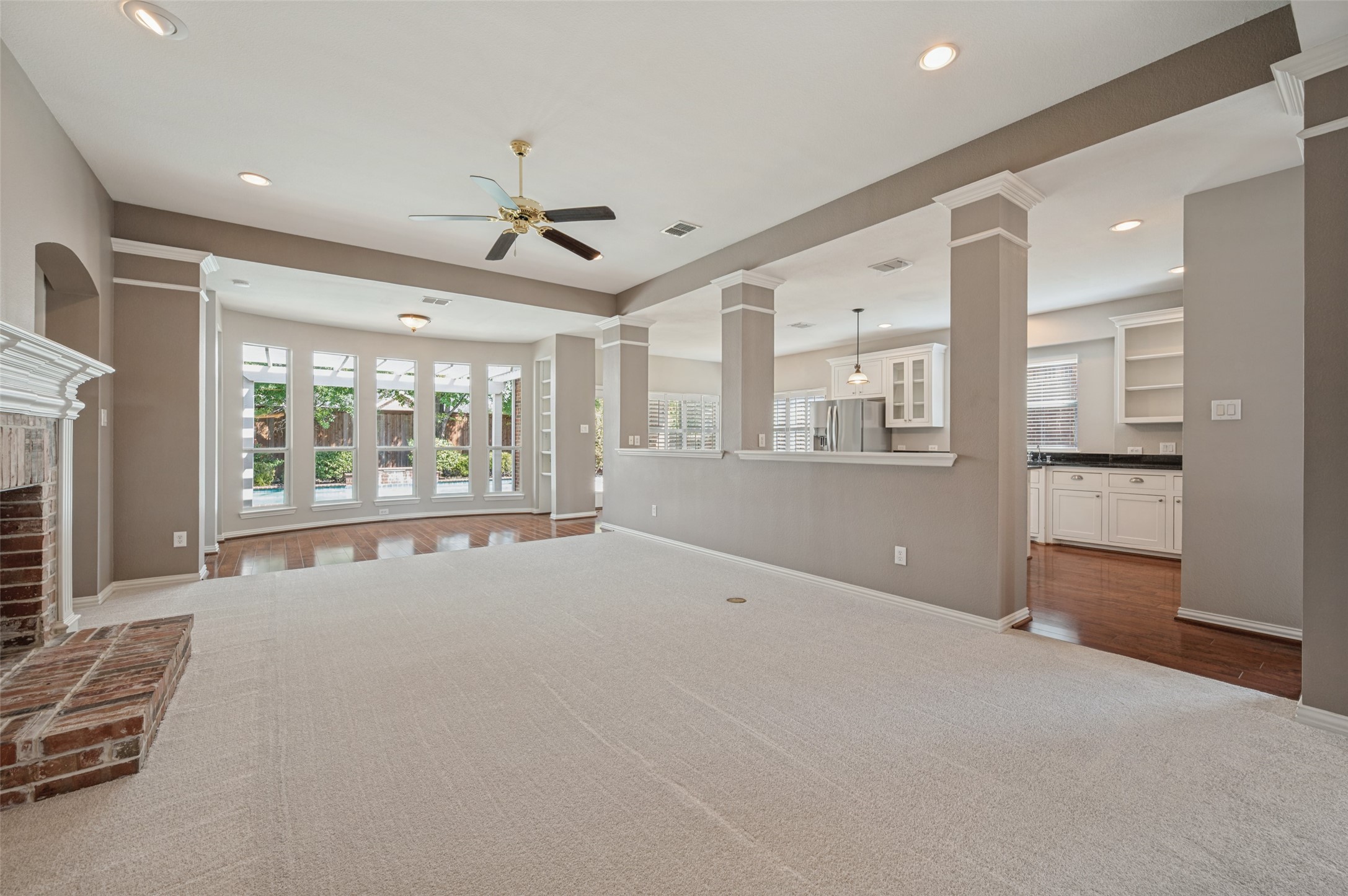 850 KINGS VIEW Drive