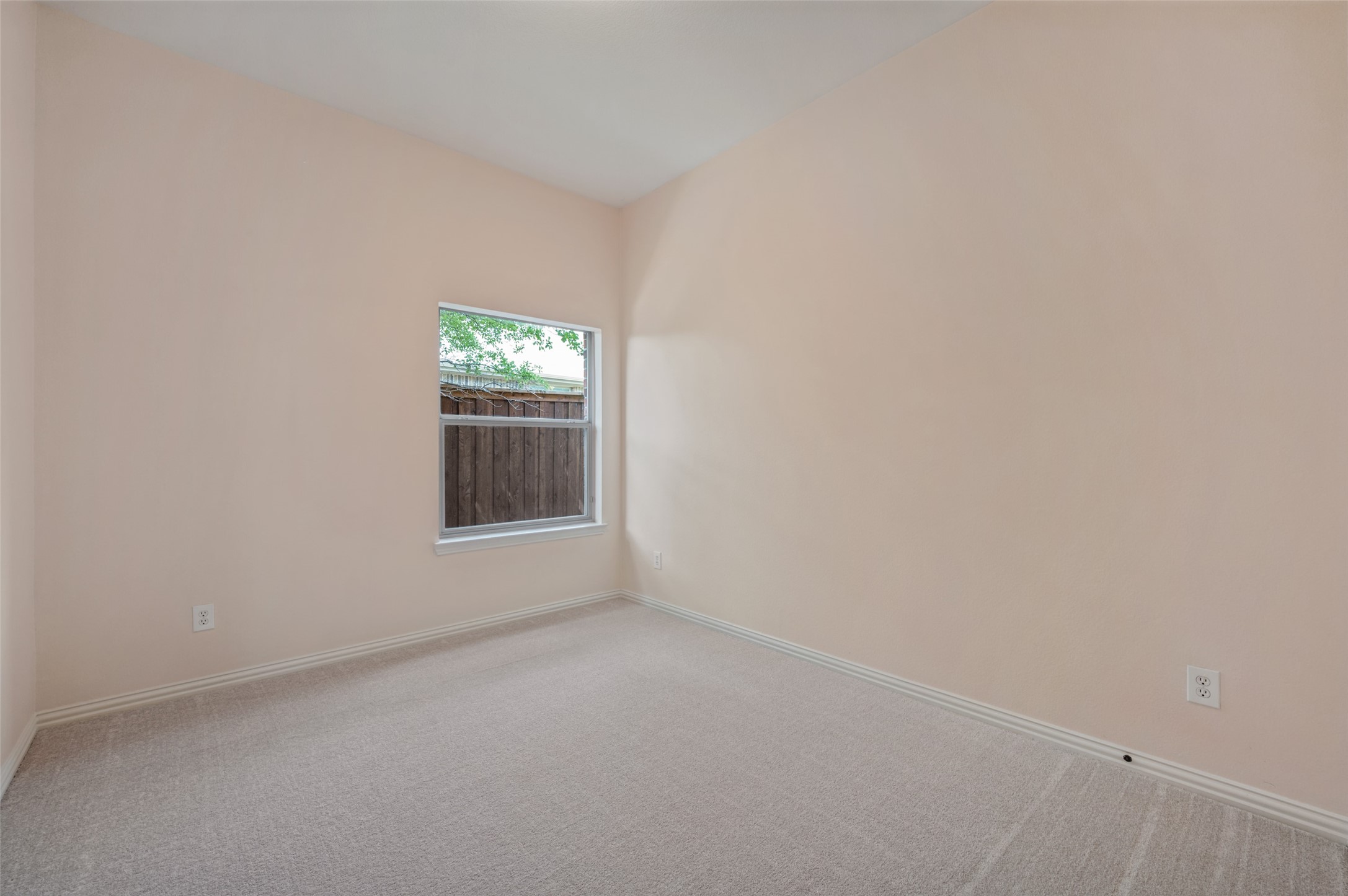 850 KINGS VIEW Drive