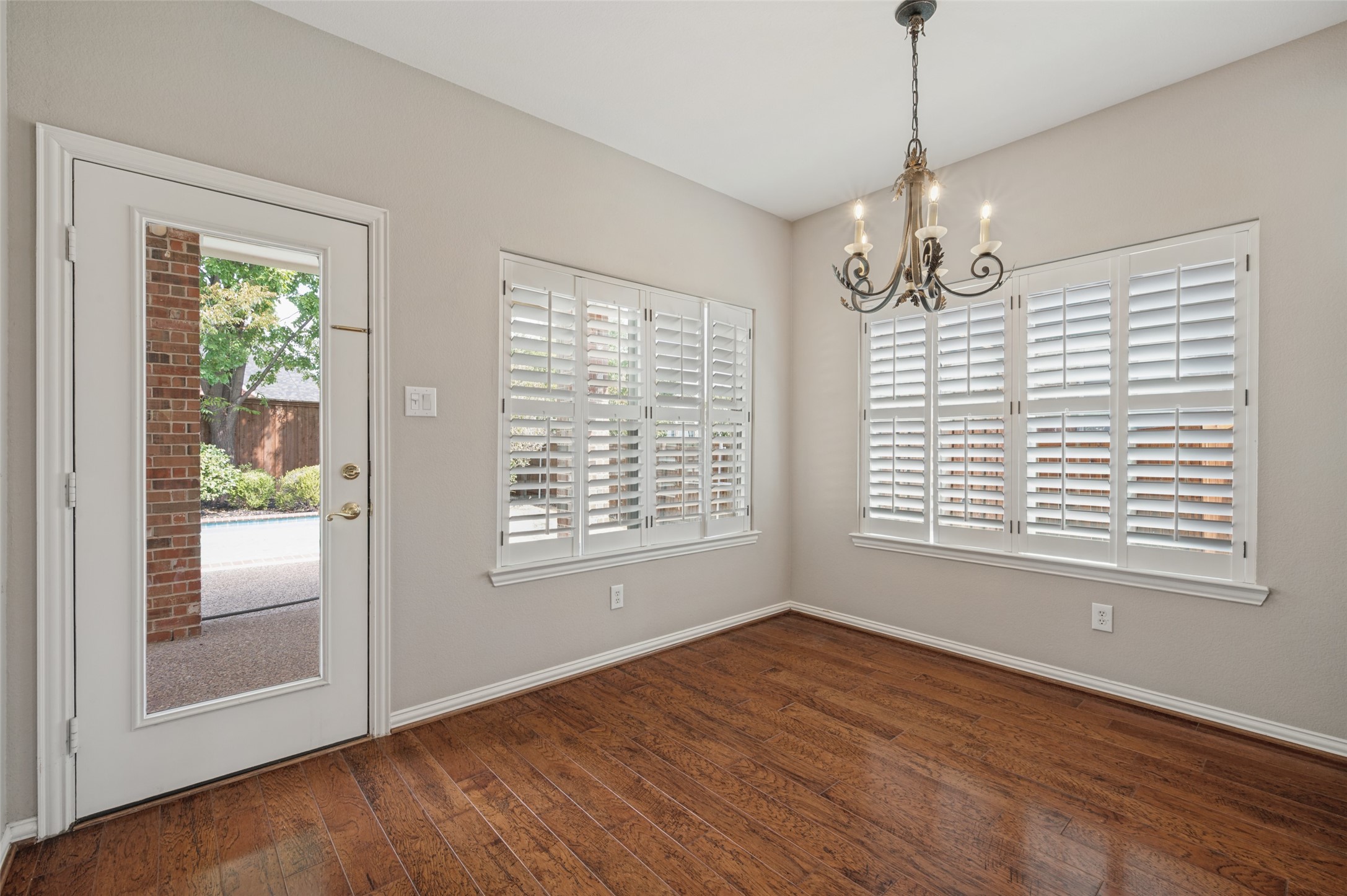 850 KINGS VIEW Drive