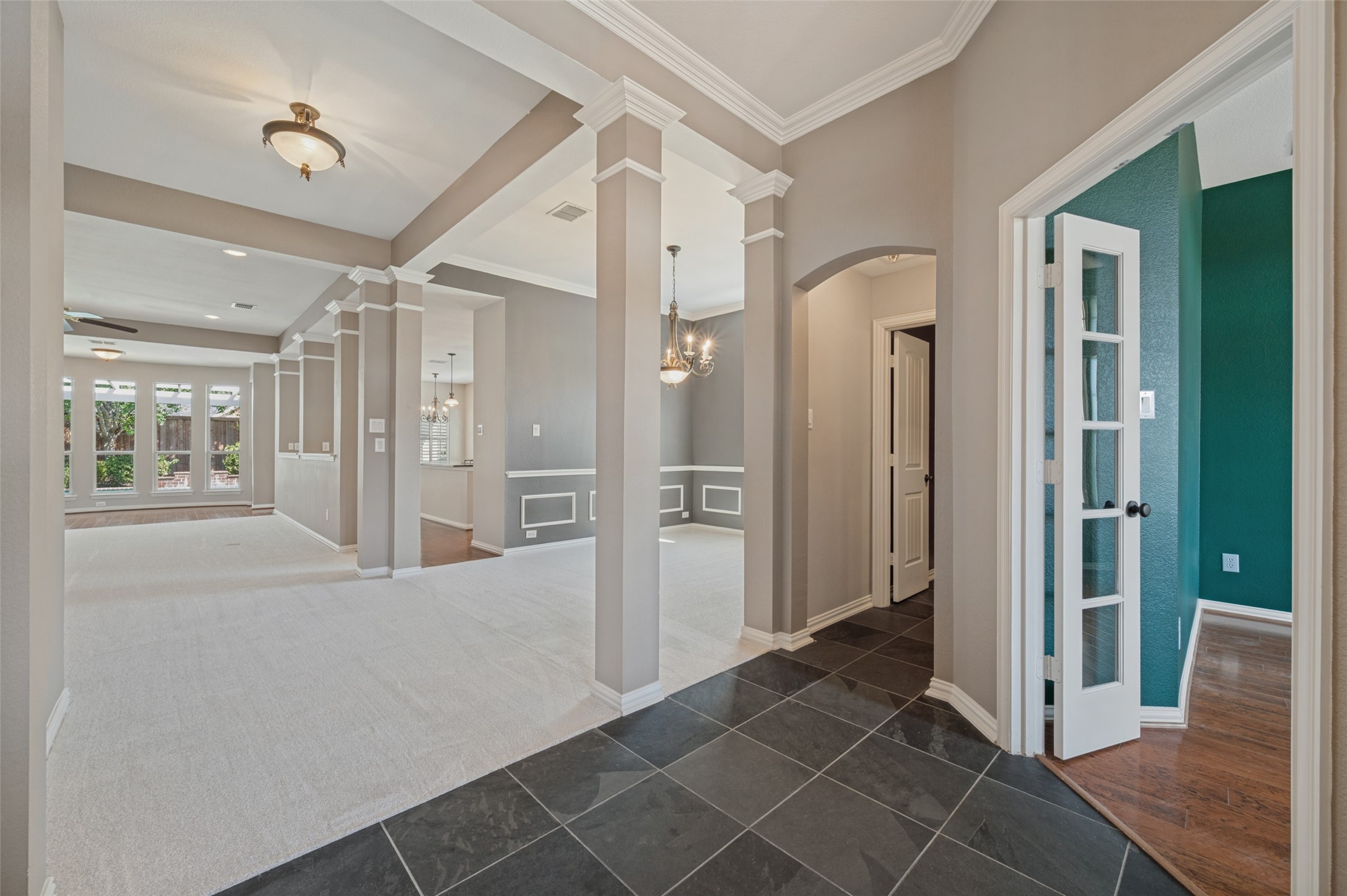 850 KINGS VIEW Drive