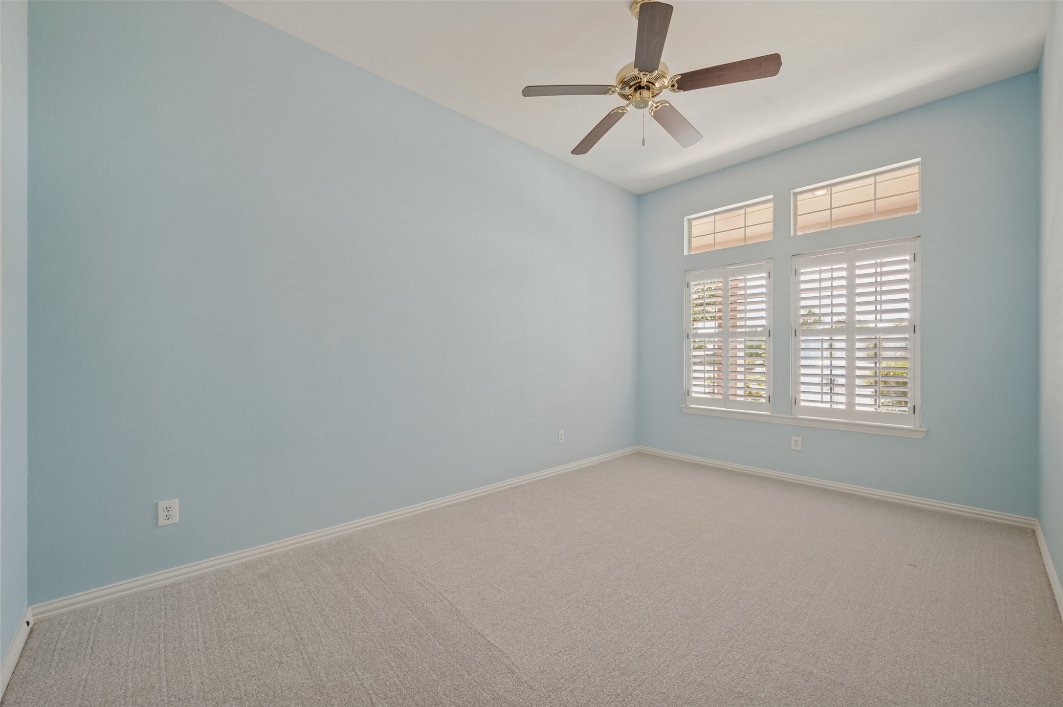 850 KINGS VIEW Drive