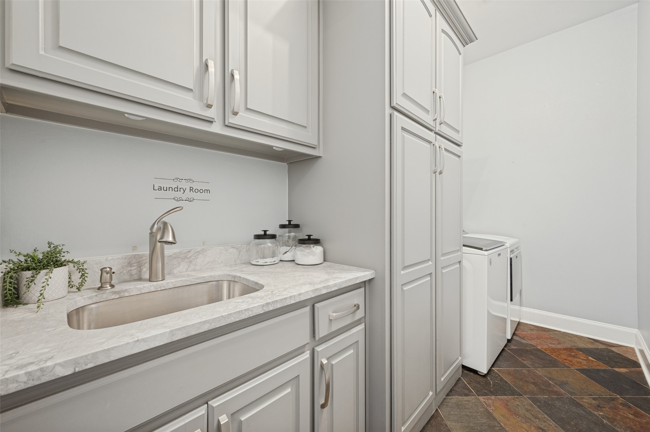 2570 BENDBROOK Trail