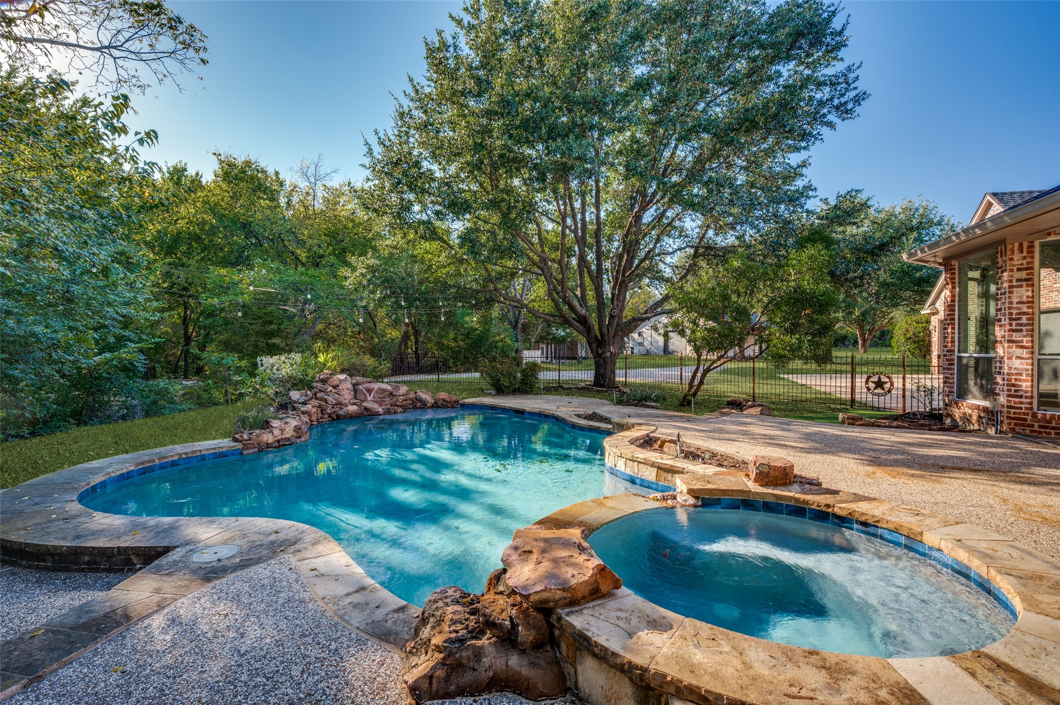8515 COUNTRY CREEK Lane