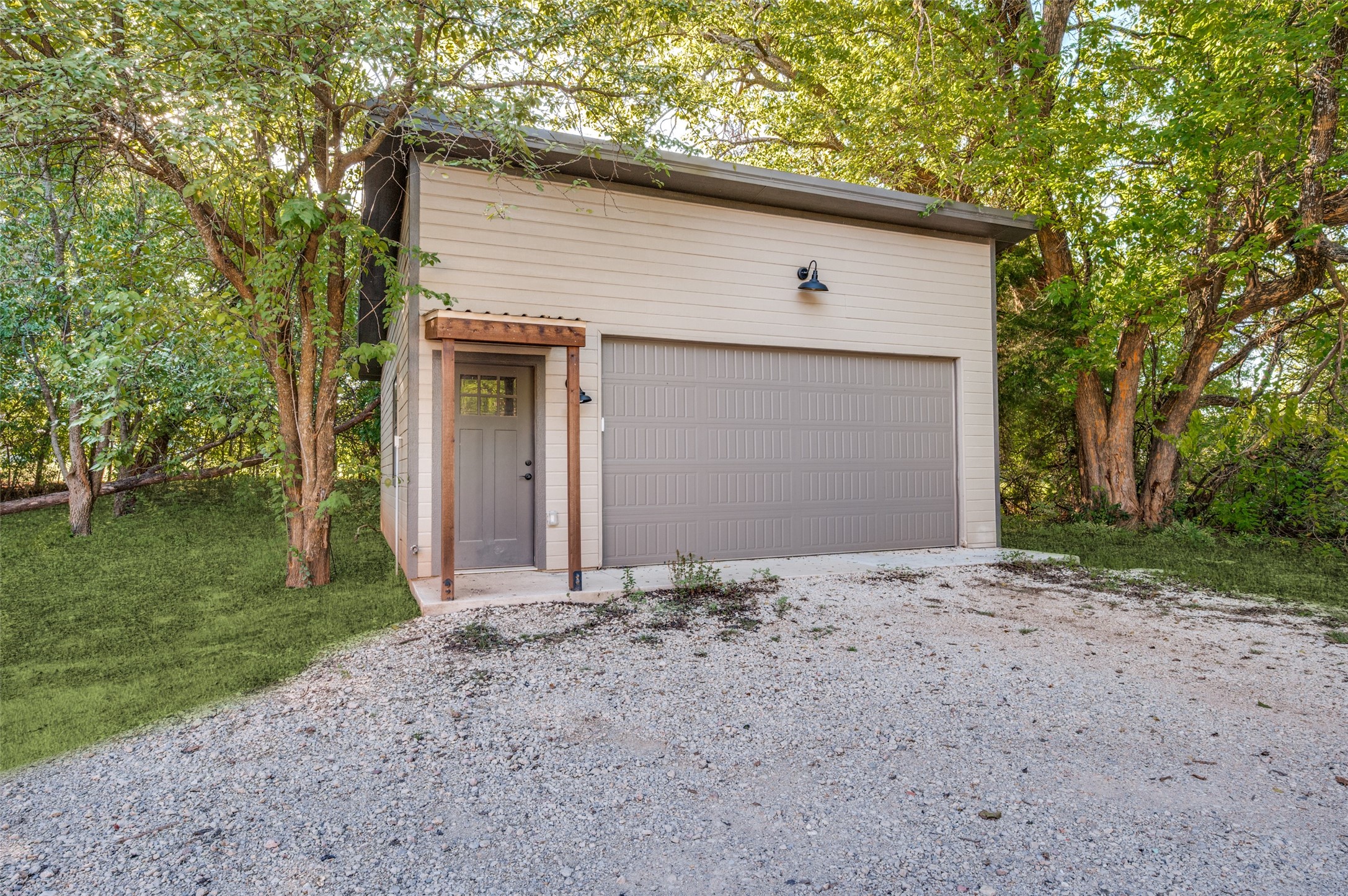 8515 COUNTRY CREEK Lane