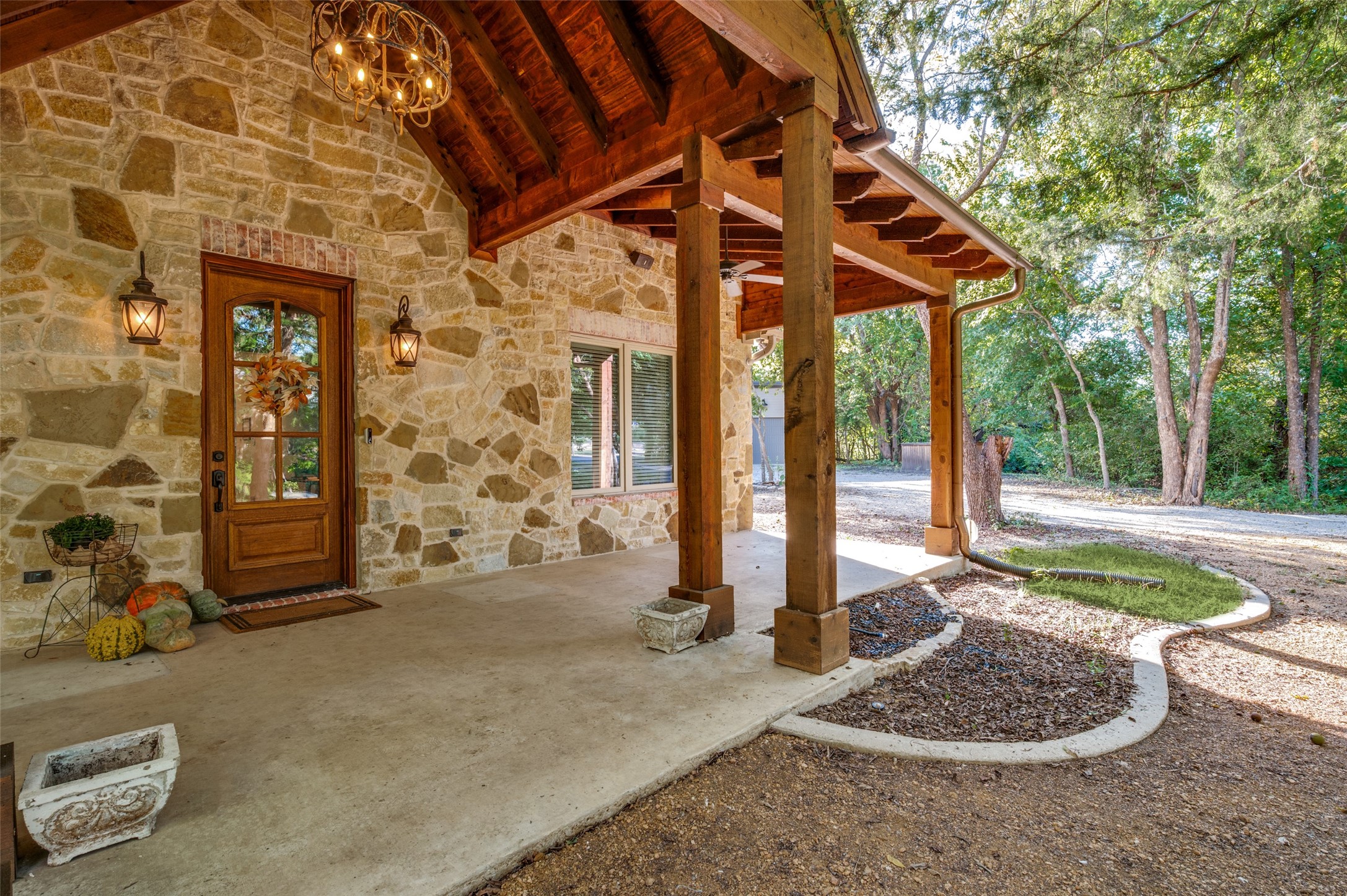 8515 COUNTRY CREEK Lane