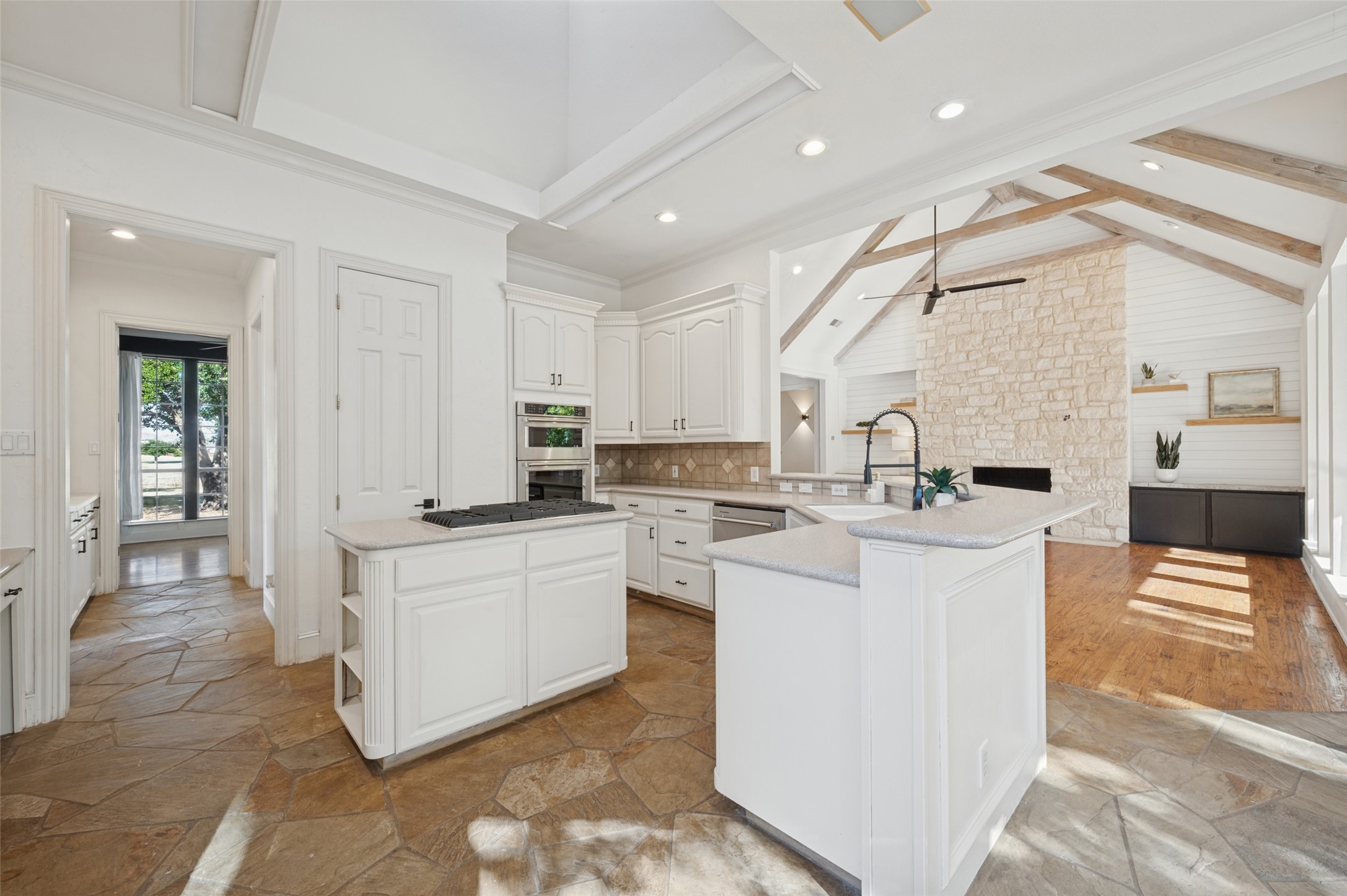 8515 COUNTRY CREEK Lane