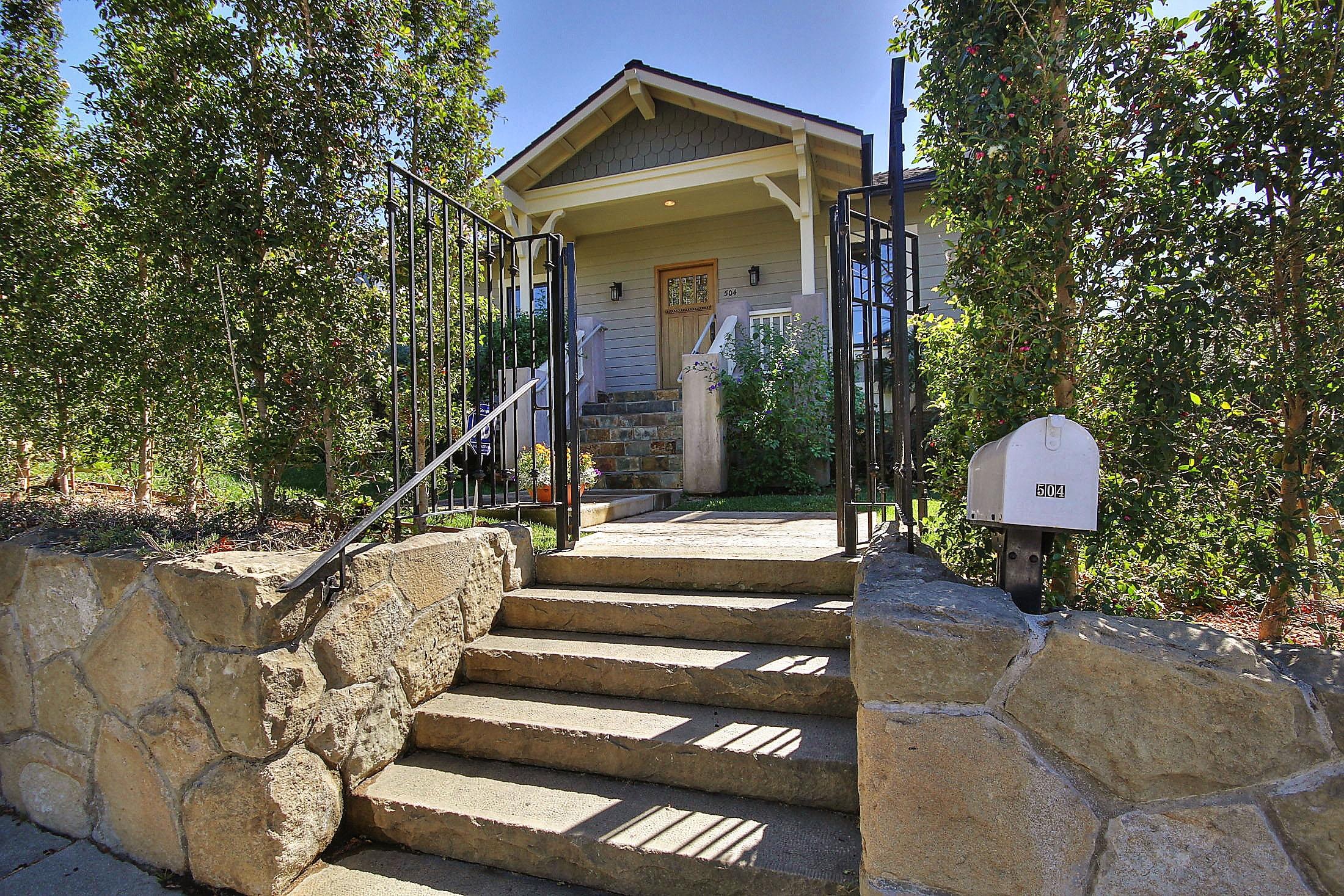 504 E Arrellaga Street