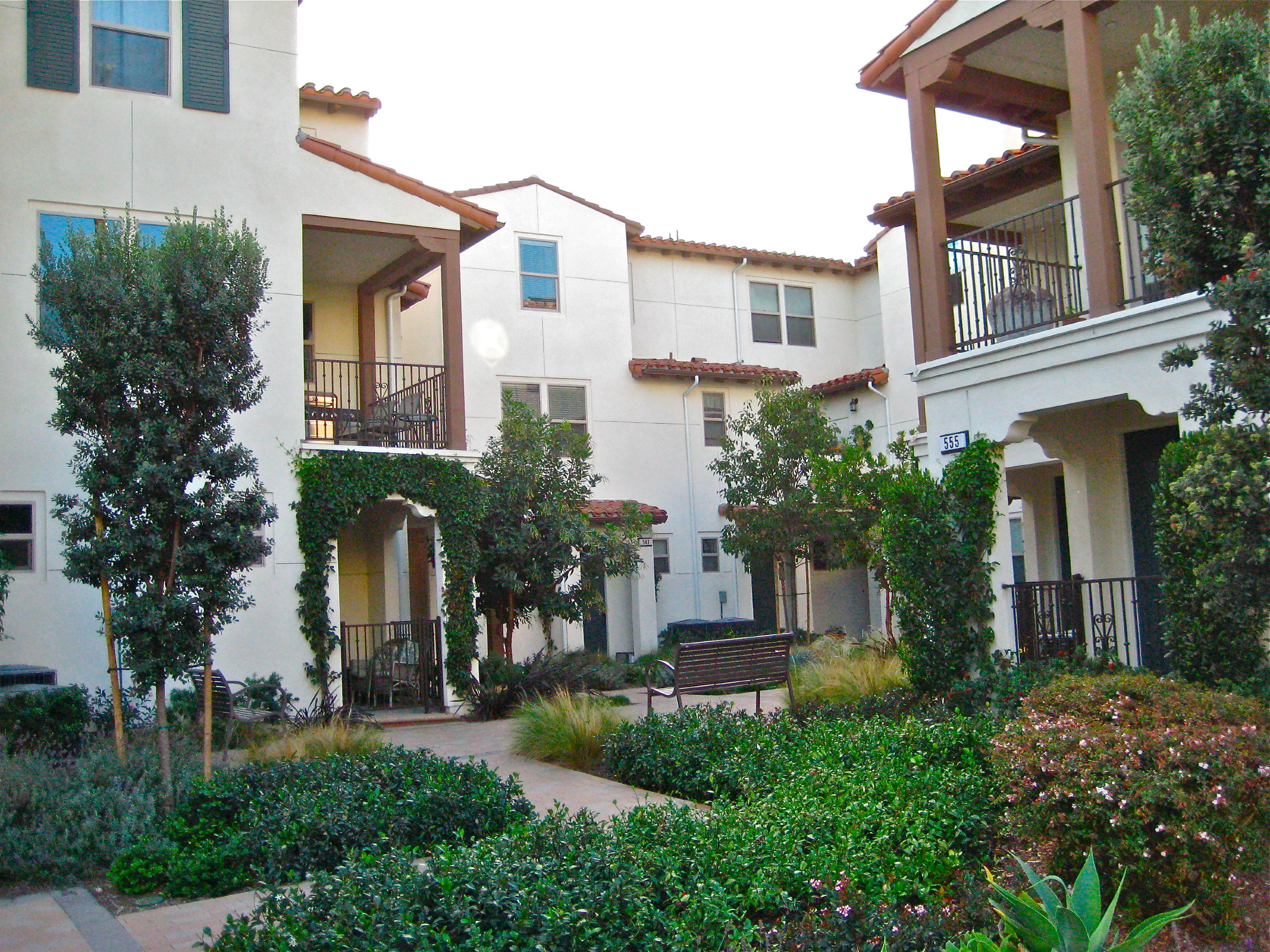 541 E Montecito Street, 104