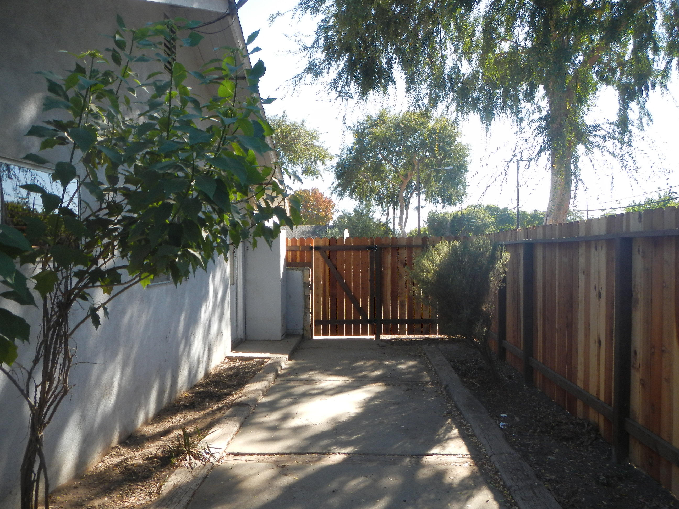 5096 Amberly Place