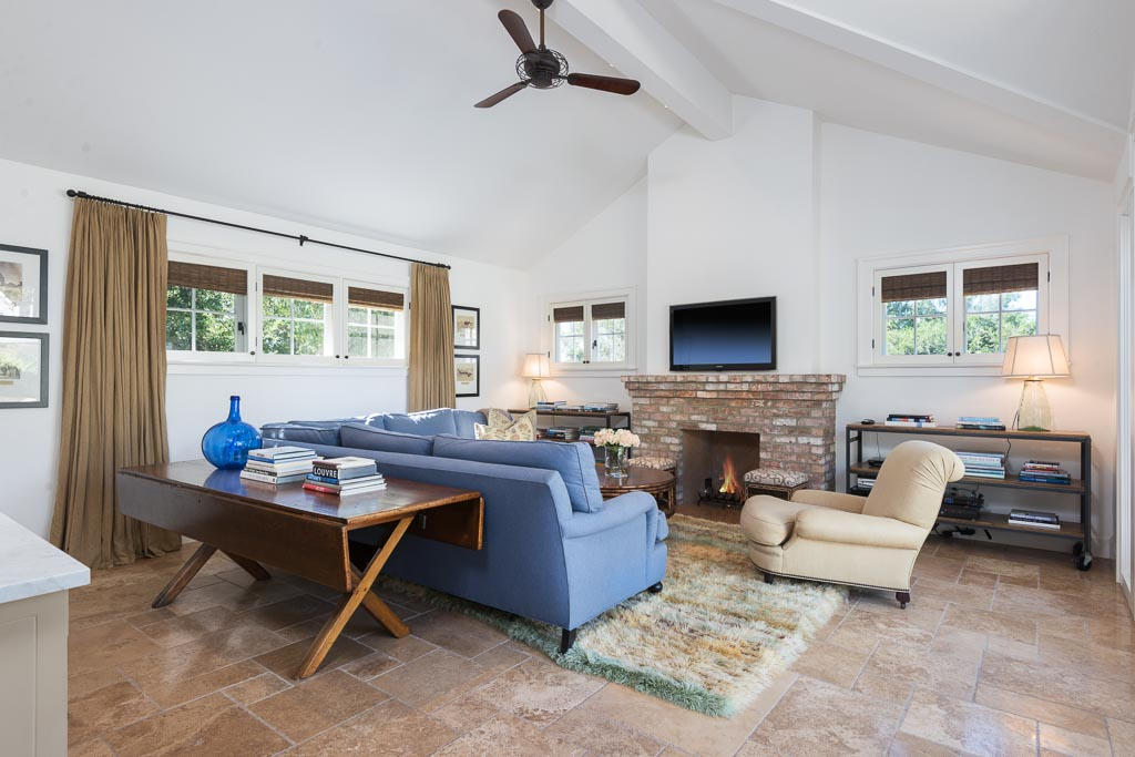 976 Hot Springs Road