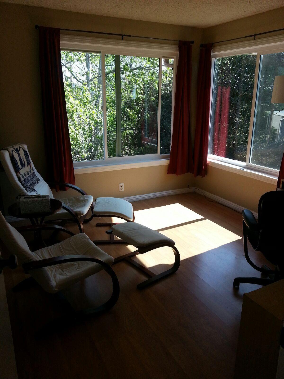 7386 Calle Real, 11