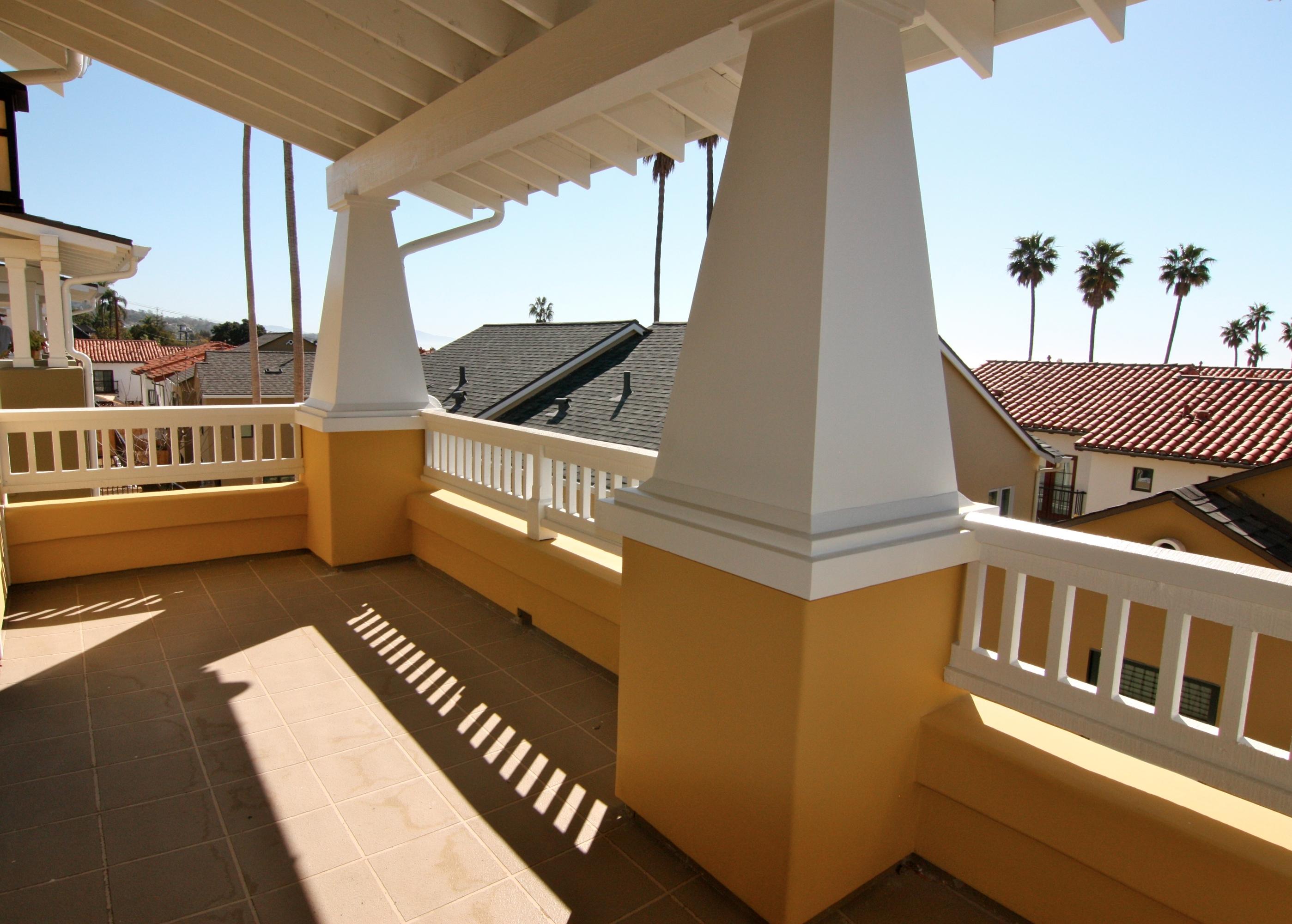 601 E Micheltorena Street, 85