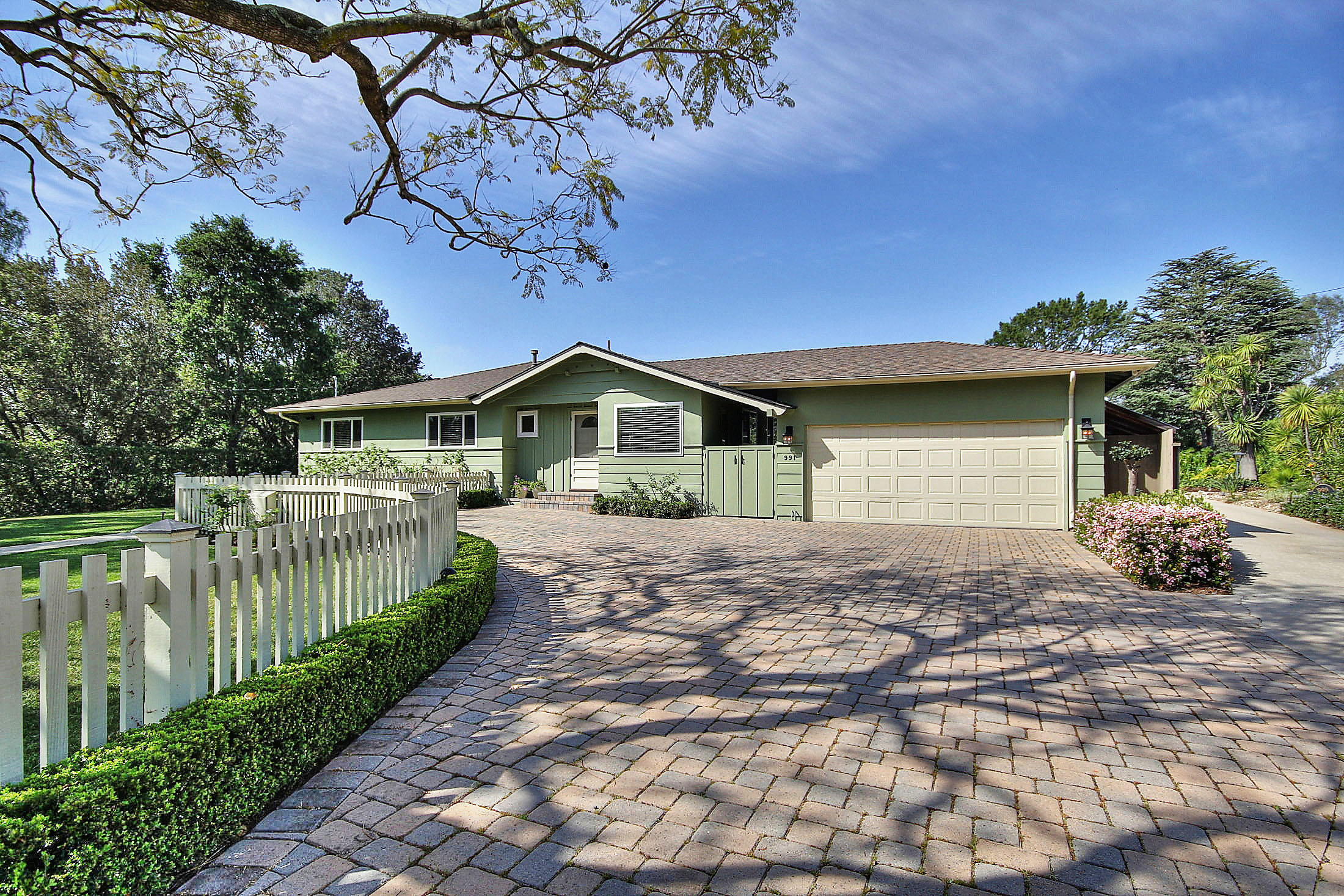 991 Winther Way