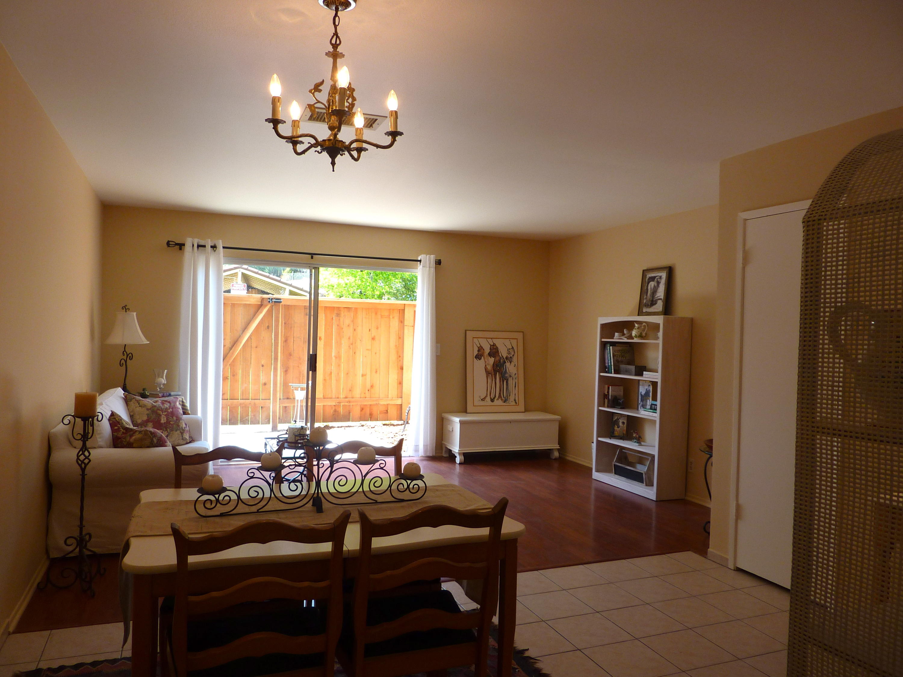 7386 Calle Real, 32
