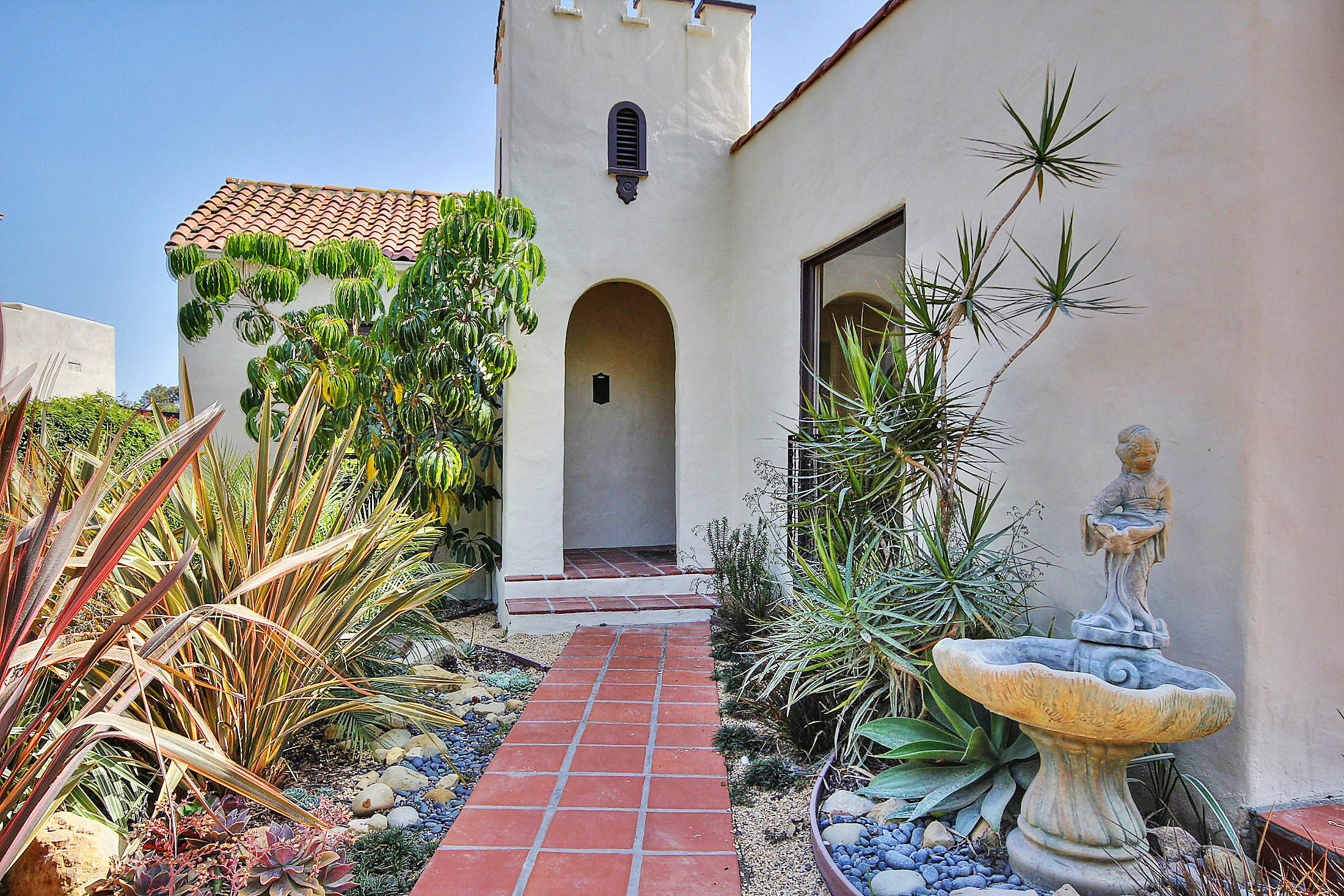 554 Arroyo Avenue