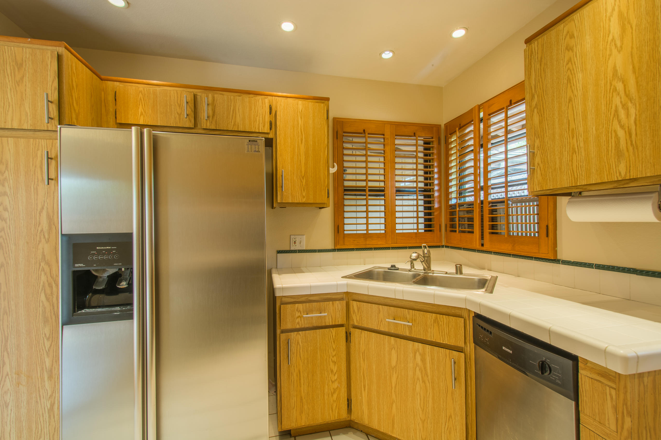 5290 Overpass Road, 12