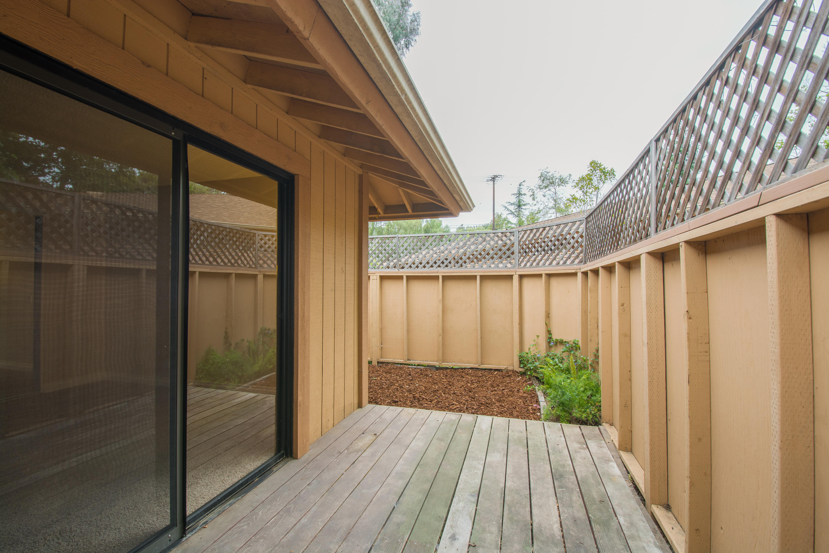 5290 Overpass Road, 12