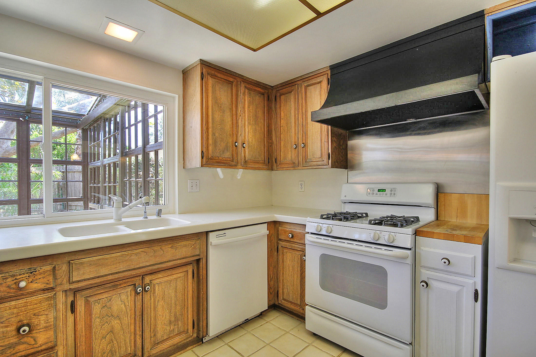6415 Camino Viviente