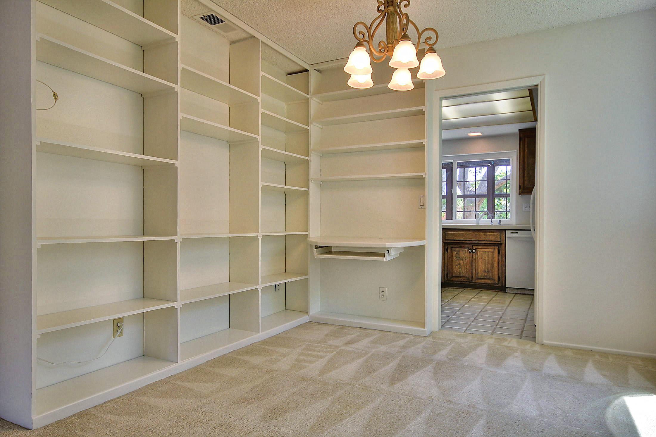 6415 Camino Viviente