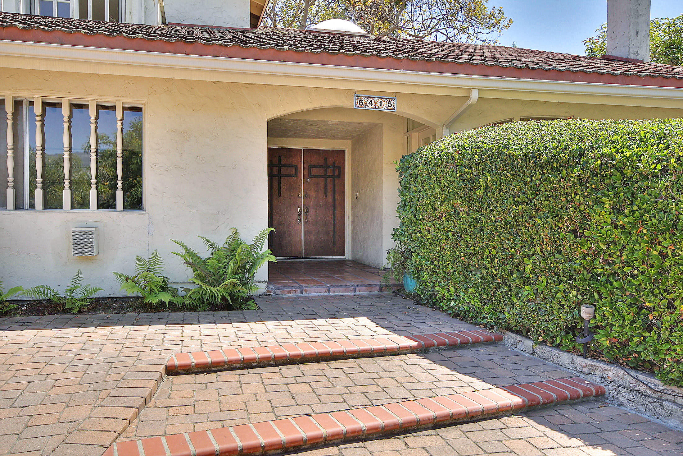 6415 Camino Viviente